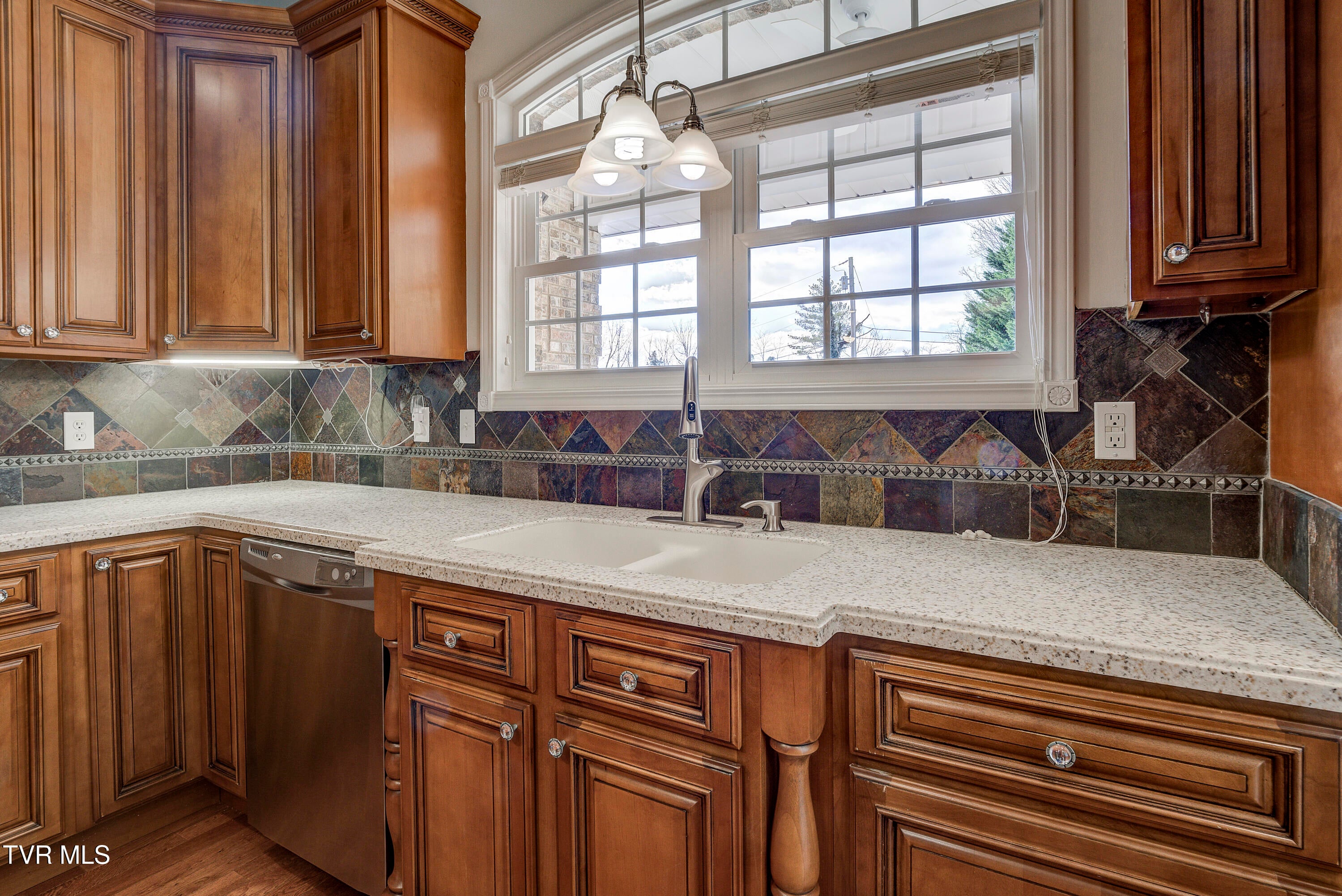 Bristol, Tennessee, 37620, United States, 4 Bedrooms Bedrooms, ,4 BathroomsBathrooms,Residential,For Sale,2001712