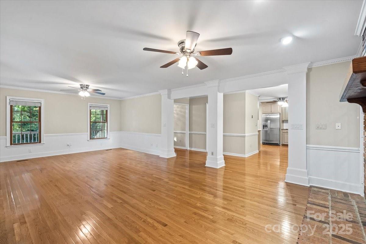 Kannapolis, North Carolina, 28081, United States, 3 Bedrooms Bedrooms, ,4 BathroomsBathrooms,Residential,For Sale,1989536