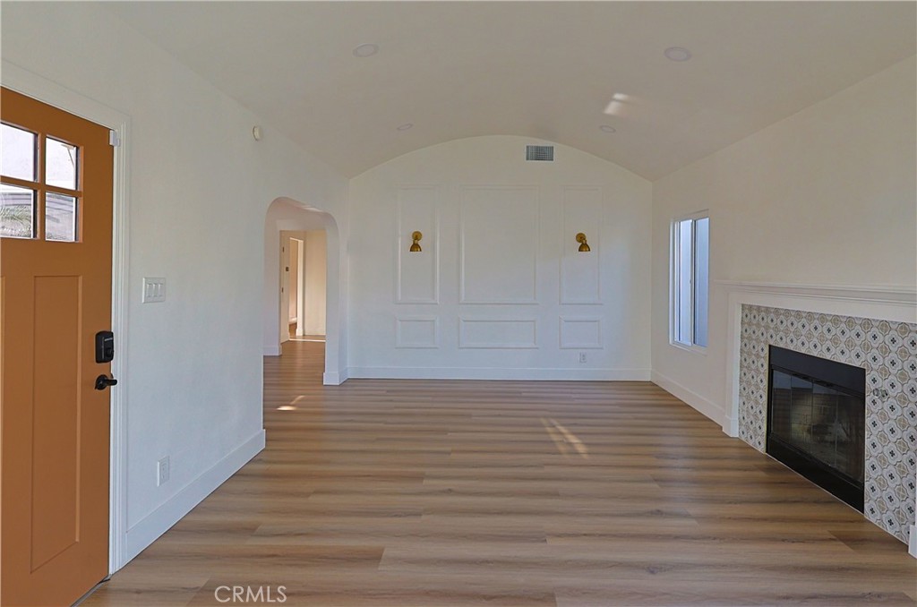 LOS ANGELES, California, 90018, United States, 3 Bedrooms Bedrooms, ,2 BathroomsBathrooms,Residential,For Sale,1747576