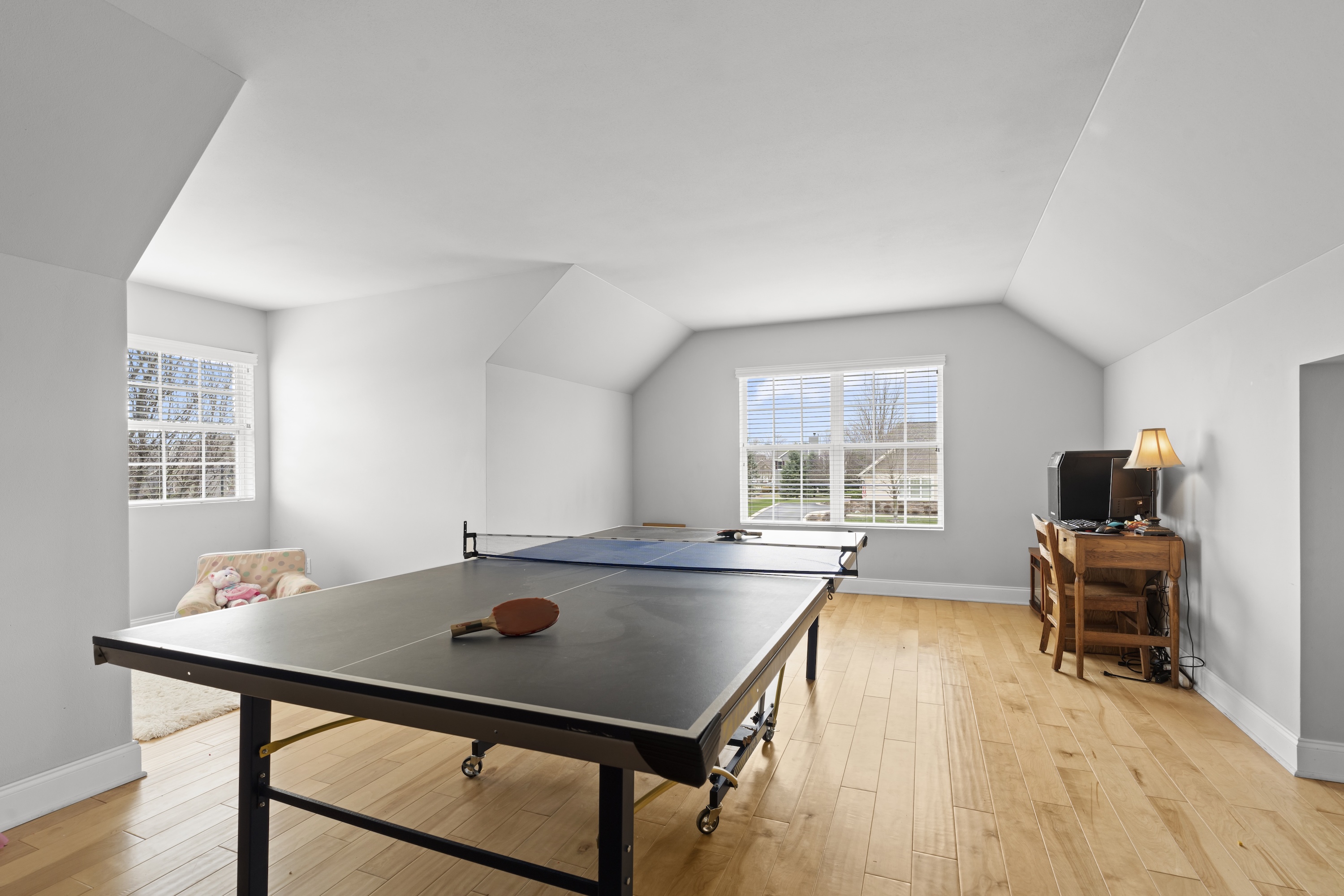  Desirable Pabst Farms Four Bedroom Colonial - 物件實景