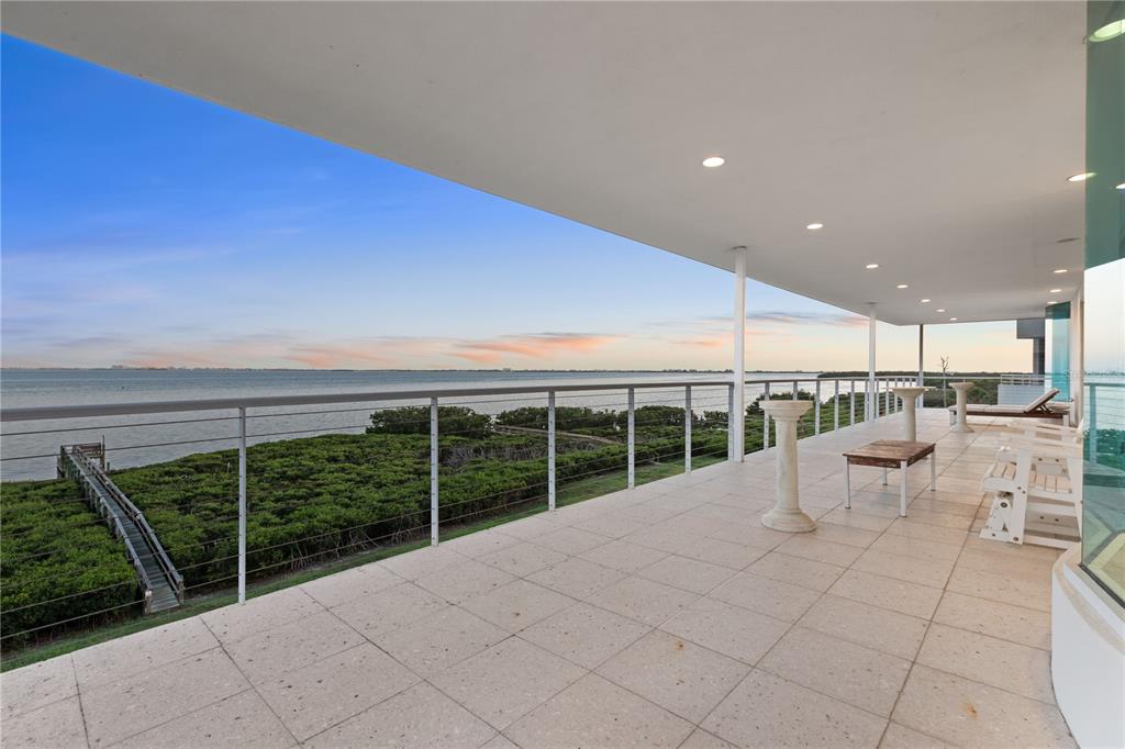 Bradenton, Florida, 34210, United States, 4 Bedrooms Bedrooms, ,5 BathroomsBathrooms,Residential,For Sale,1827645