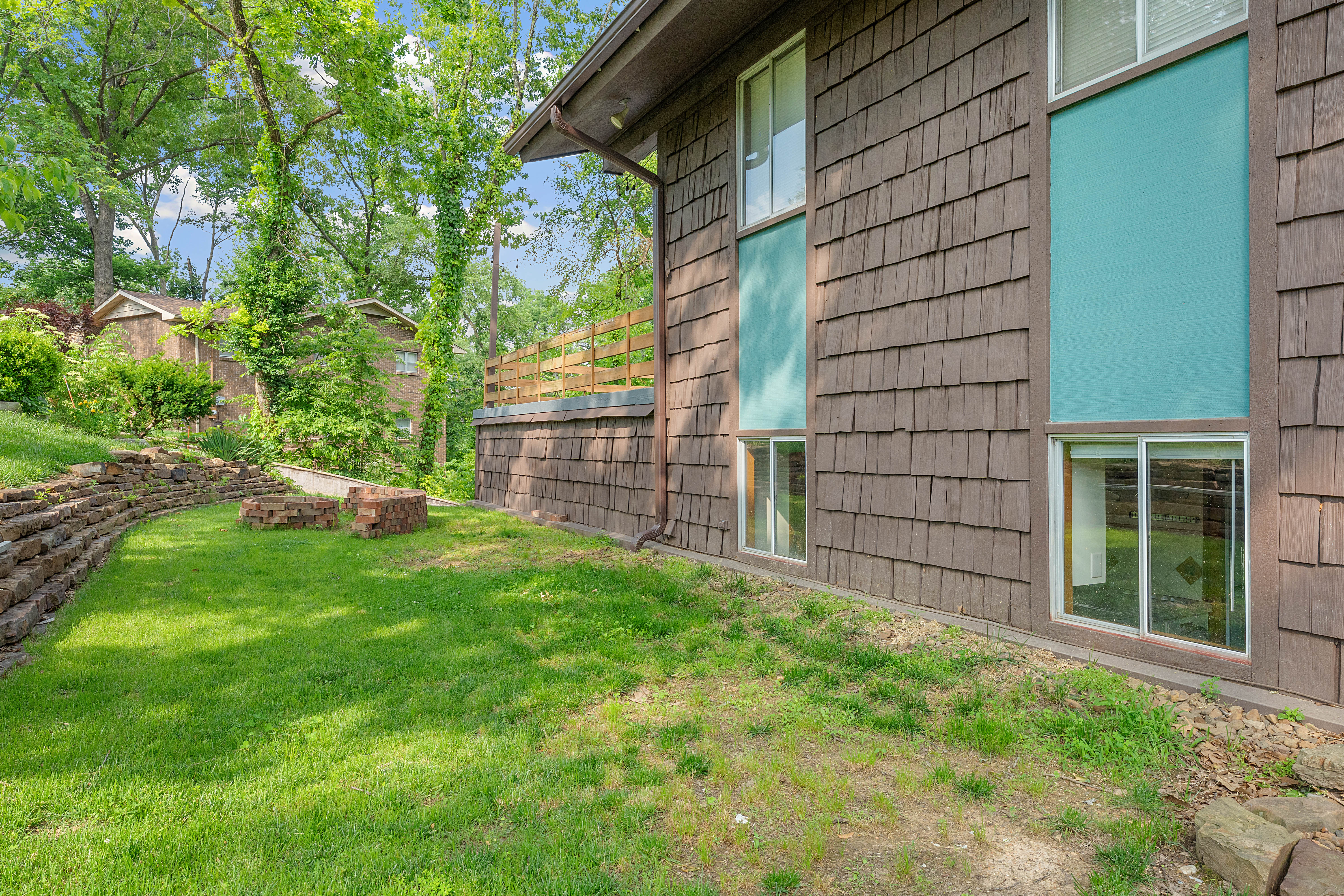 Bentonville, Arkansas, 72712, United States, 3 Bedrooms Bedrooms, ,2 BathroomsBathrooms,Residential,For Sale,1846586