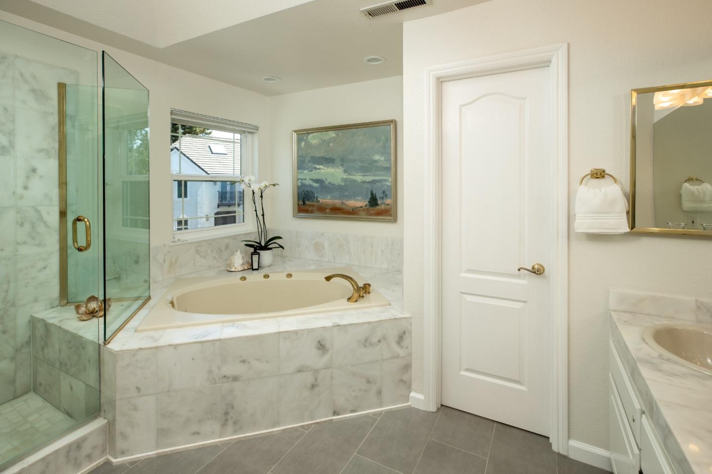 Menlo Park, California, 94025, United States, 4 Bedrooms Bedrooms, ,3 BathroomsBathrooms,Residential,For Sale,1927221