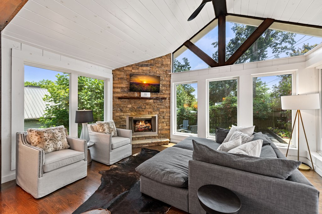 Blue Ridge, Georgia, 30513, United States, 3 Bedrooms Bedrooms, ,2 BathroomsBathrooms,Residential,For Sale,1878100