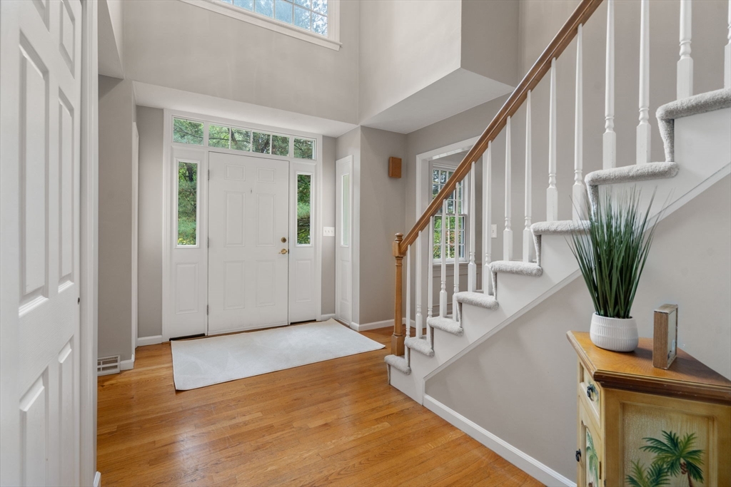 Marlborough, Massachusetts, 01752, United States, 4 Bedrooms Bedrooms, ,3 BathroomsBathrooms,Residential,For Sale,1995597