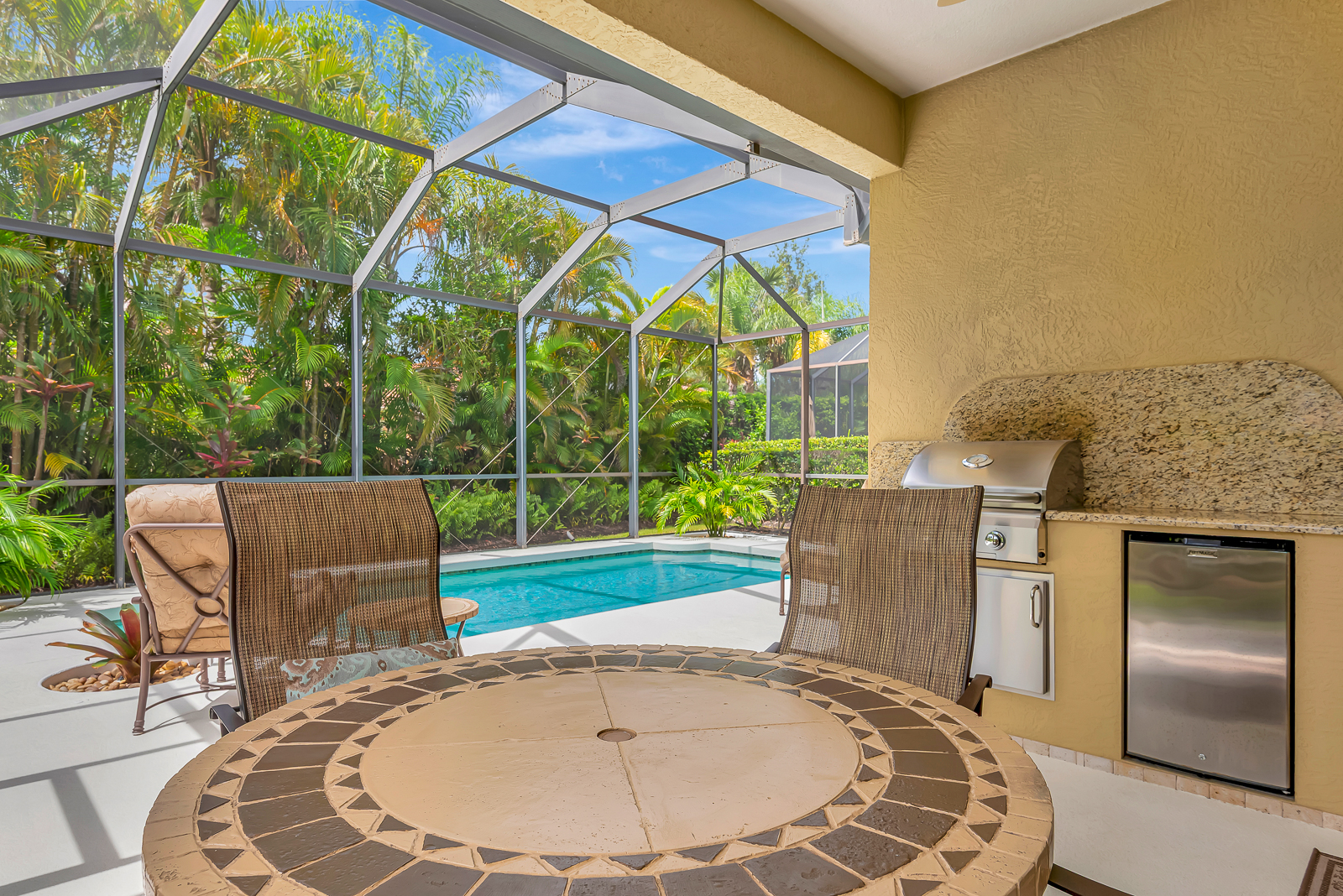 Lakewood, Florida, 34202, United States, 2 Bedrooms Bedrooms, ,2 BathroomsBathrooms,Residential,For Sale,1974879