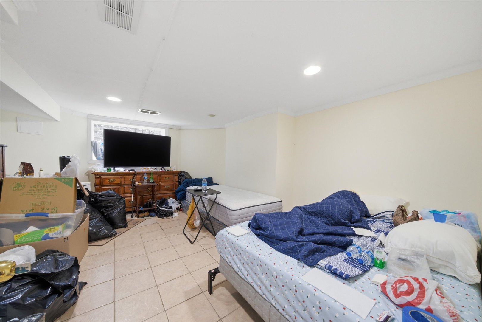 Chicago, Illinois, 60659, United States, 9 Bedrooms Bedrooms, ,Residential,For Sale,2040474