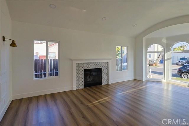 Los Angeles, California, 90018, United States, 3 Bedrooms Bedrooms, ,2 BathroomsBathrooms,Residential,For Sale,1986110