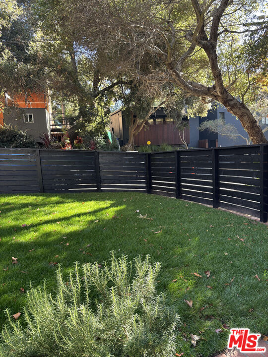 Santa Monica, California, 90402, United States, 3 Bedrooms Bedrooms, ,2 BathroomsBathrooms,Residential,For Sale,2003042