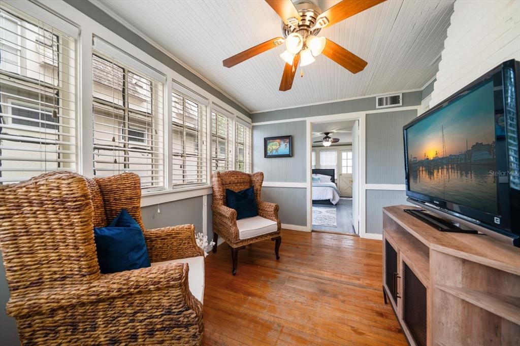 Clearwater, Florida, 33755, United States, 4 Bedrooms Bedrooms, ,3 BathroomsBathrooms,Residential,For Sale,1848993