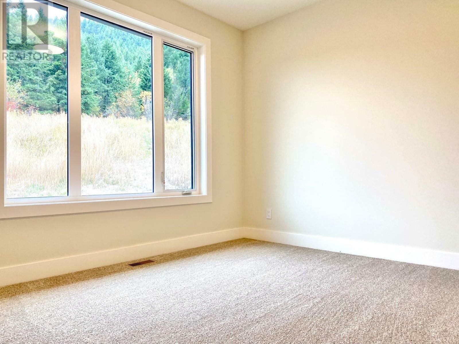 GRAND FORKS, British Columbia, V0H 1H0, CA, 4 Bedrooms Bedrooms, ,4 BathroomsBathrooms,Residential,For Sale,1837825