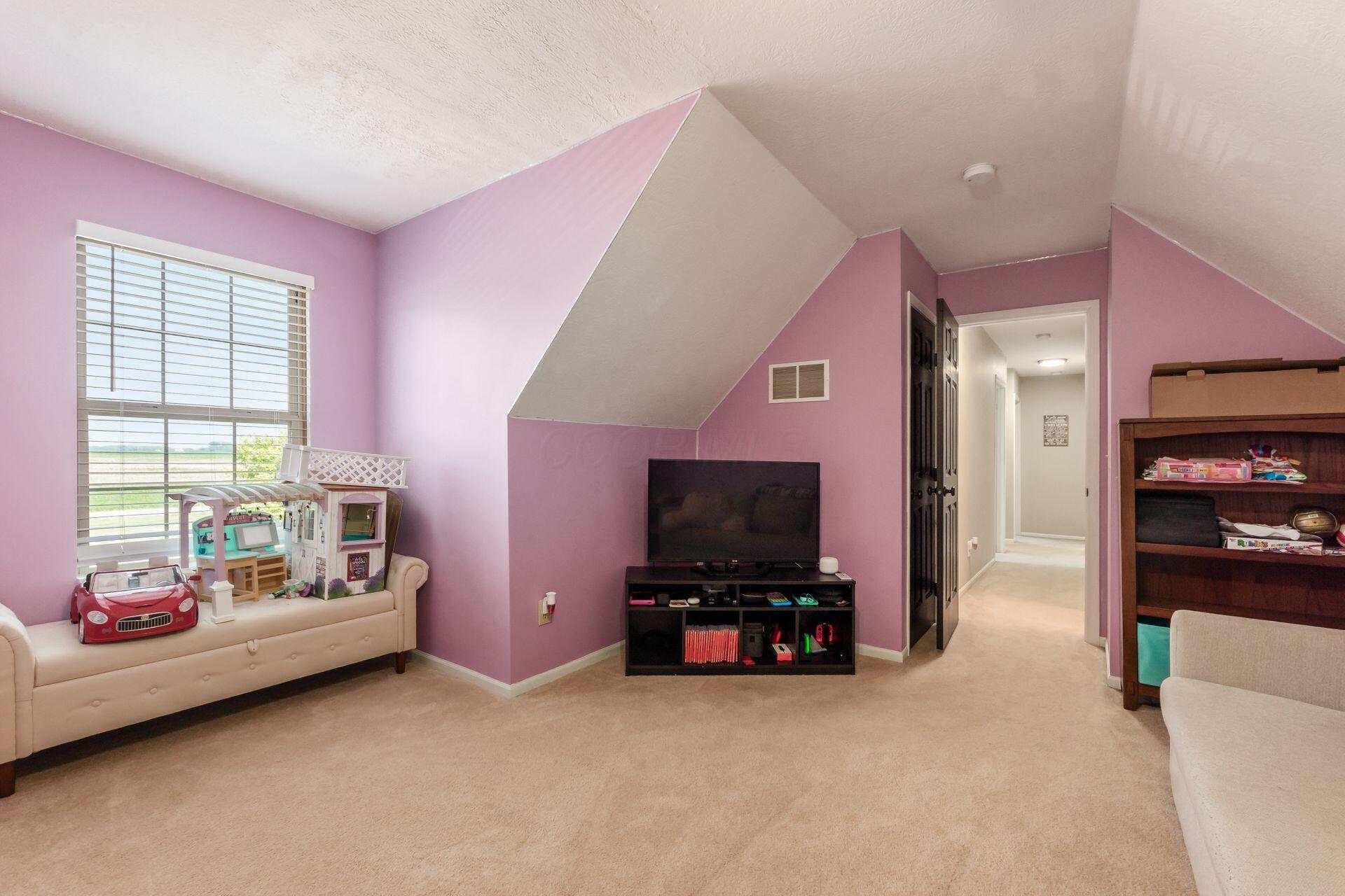 Orient, Ohio, 43146, United States, 4 Bedrooms Bedrooms, ,3 BathroomsBathrooms,Residential,For Sale,1877383