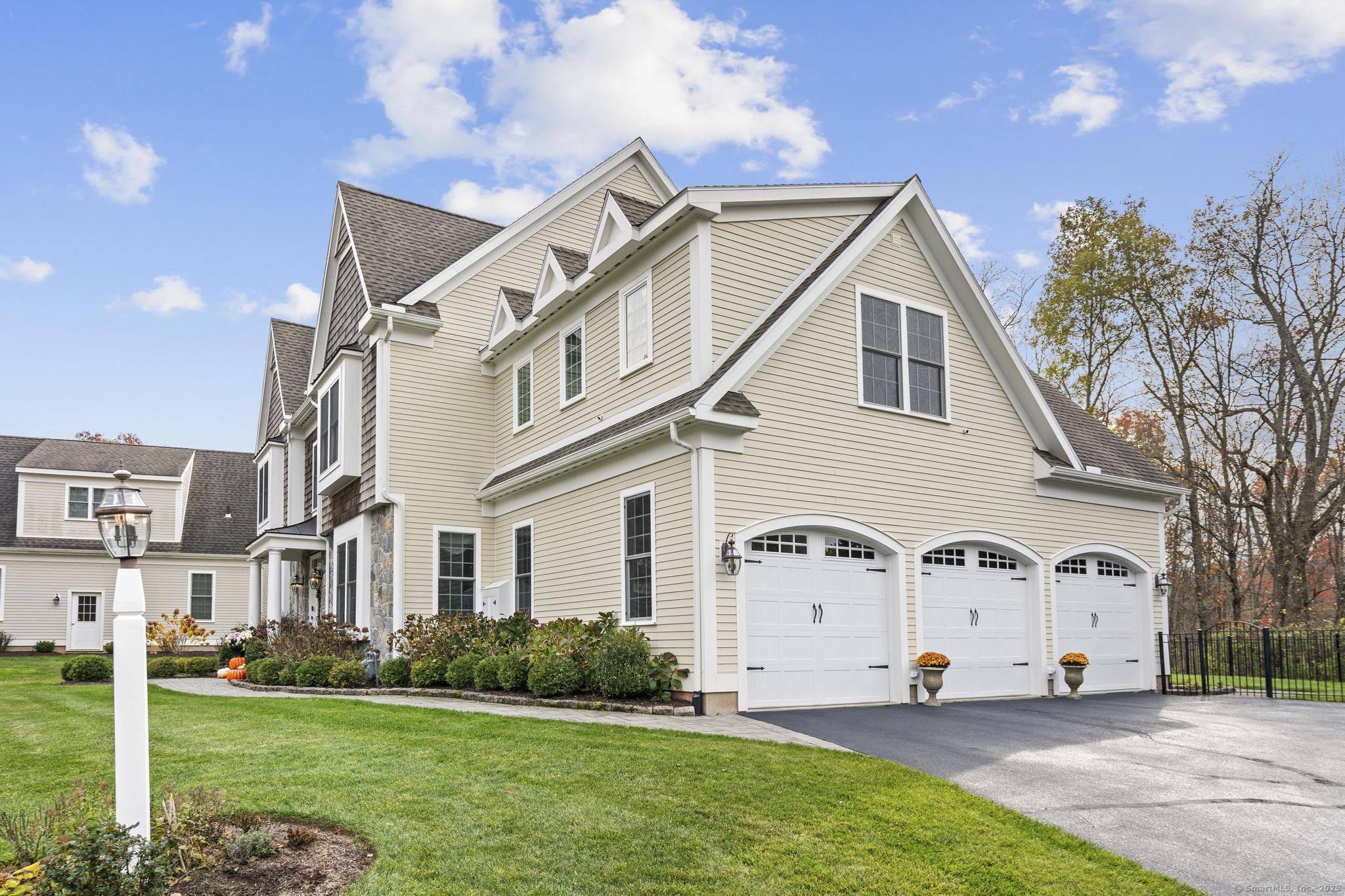 West Hartford, Connecticut, 06117, United States, 4 Bedrooms Bedrooms, ,5 BathroomsBathrooms,Residential,For Sale,1989224