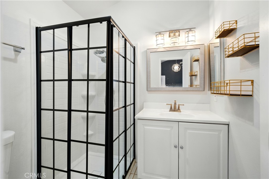 Van Nuys, California, 91405, United States, 3 Bedrooms Bedrooms, ,2 BathroomsBathrooms,Residential,For Sale,1979582