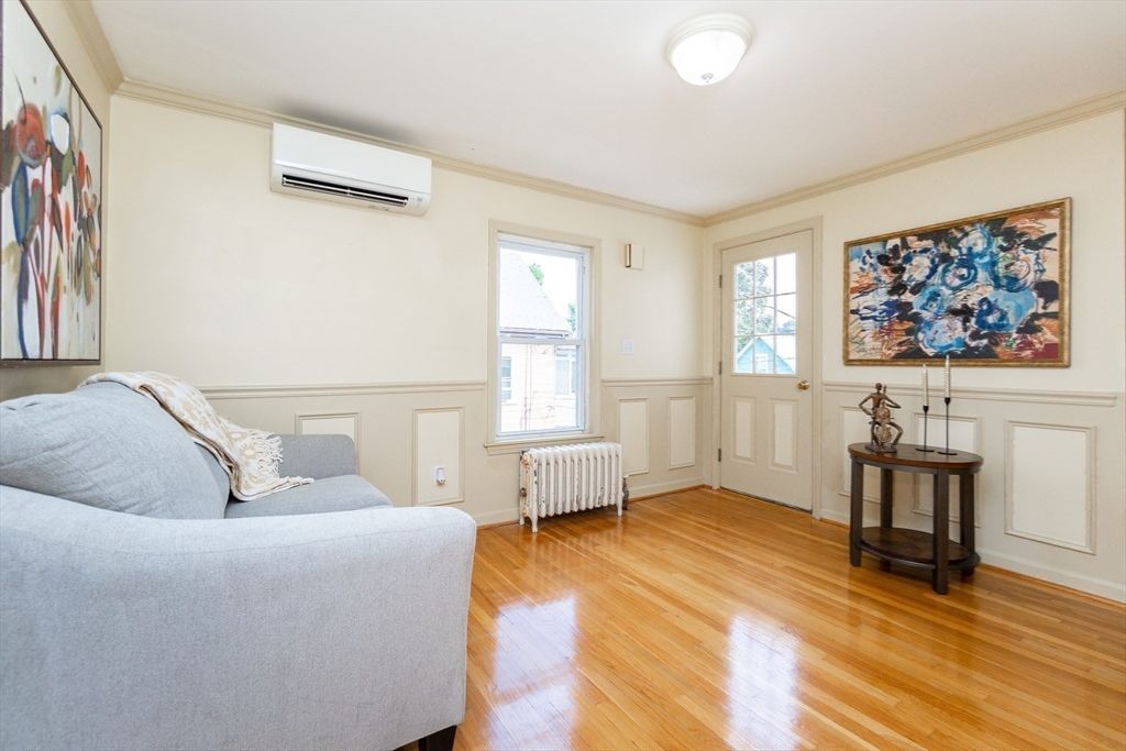 Wakefield, Massachusetts, 01880, United States, 4 Bedrooms Bedrooms, ,2 BathroomsBathrooms,Residential,For Sale,1976836