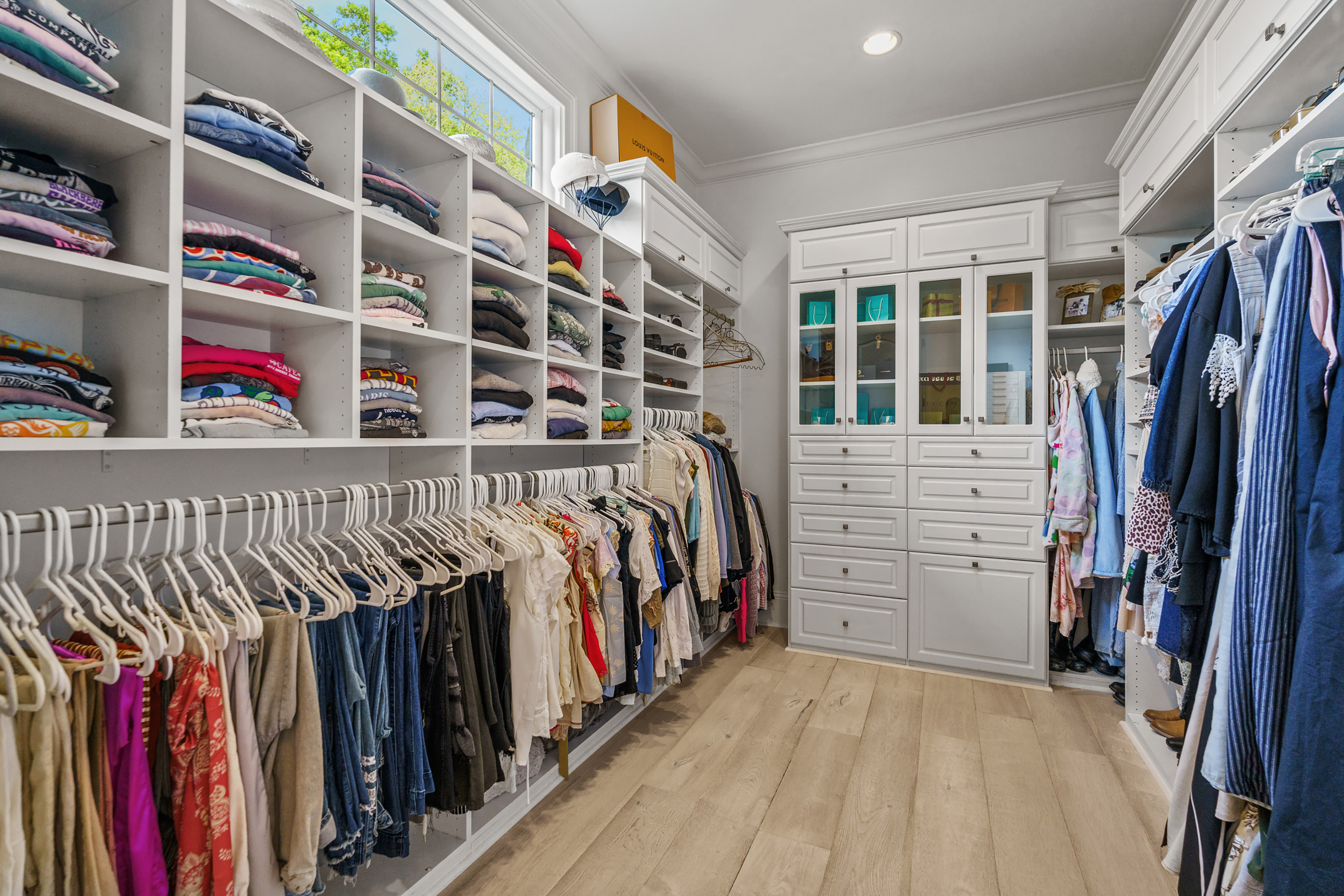  Experience Elevated Living in this Exceptional Estate-Style Residence - 物件實景