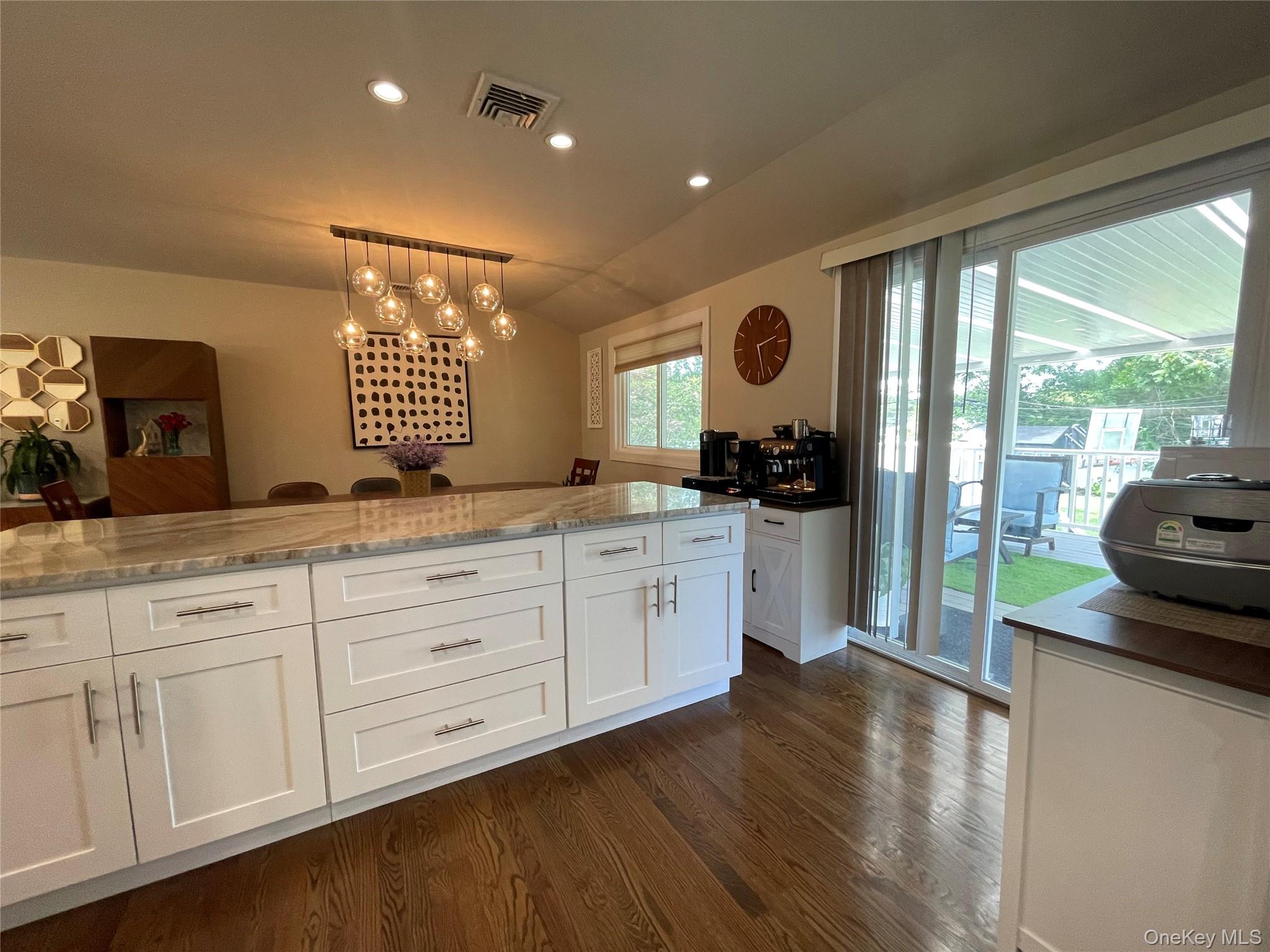 Commack, New York, 11725, United States, 6 Bedrooms Bedrooms, ,3 BathroomsBathrooms,Residential,For Sale,1917950