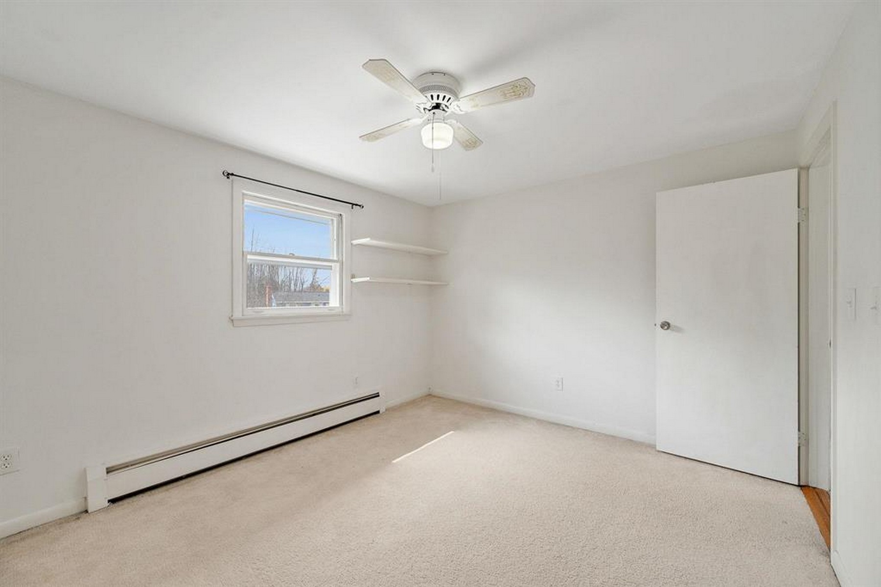  166 Lakeview Drive - 物件實景