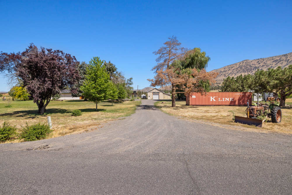 KLAMATH FALLS, Oregon, 97603, United States, 3 Bedrooms Bedrooms, ,2 BathroomsBathrooms,Residential,For Sale,1984285