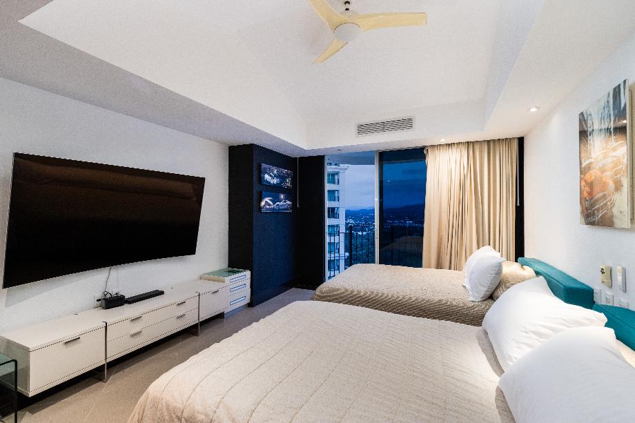 Fransisco M Asencio, Puerto Vallarta, Jalisco, 48333, Mexico, 4 Bedrooms Bedrooms, ,4 BathroomsBathrooms,Residential,For Sale,Fransisco M Asencio,1425091
