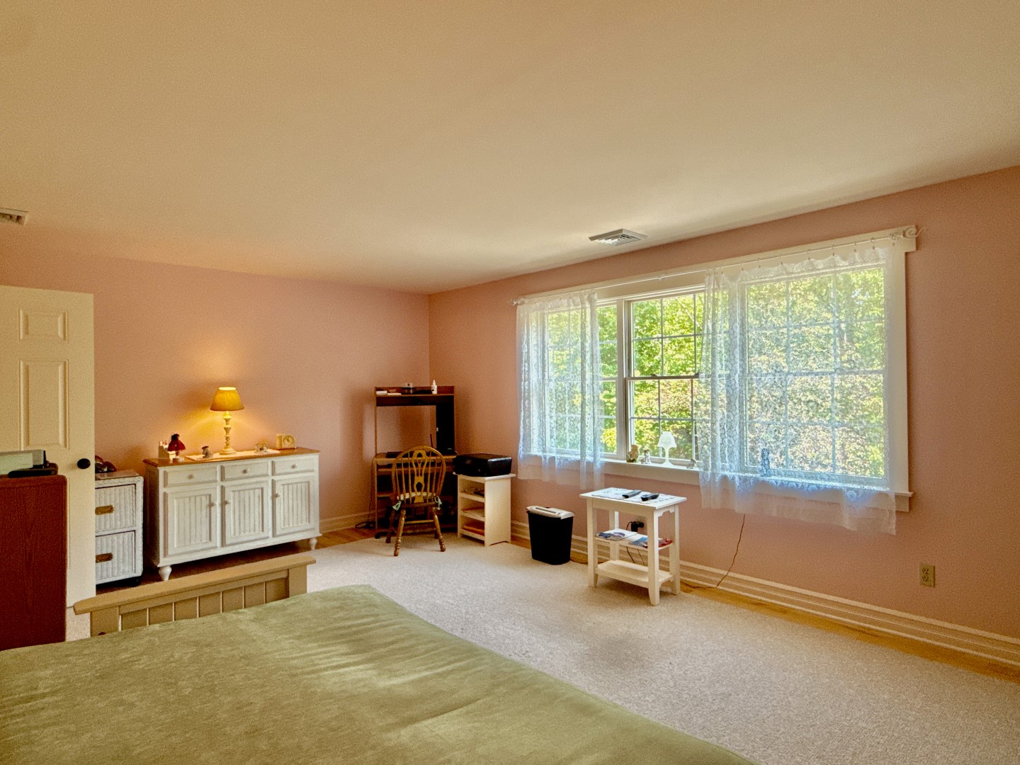 Hawley, Pennsylvania, 18428, United States, 3 Bedrooms Bedrooms, ,4 BathroomsBathrooms,Residential,For Sale,1846687