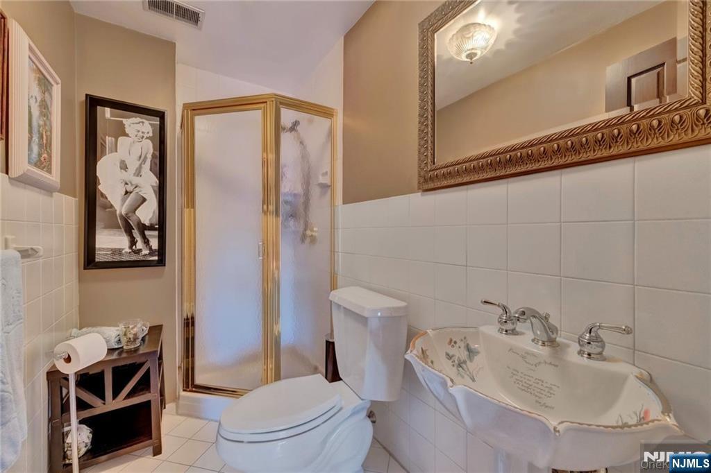 Nanuet, New York, 10954, United States, 6 Bedrooms Bedrooms, ,7 BathroomsBathrooms,Residential,For Sale,1988199