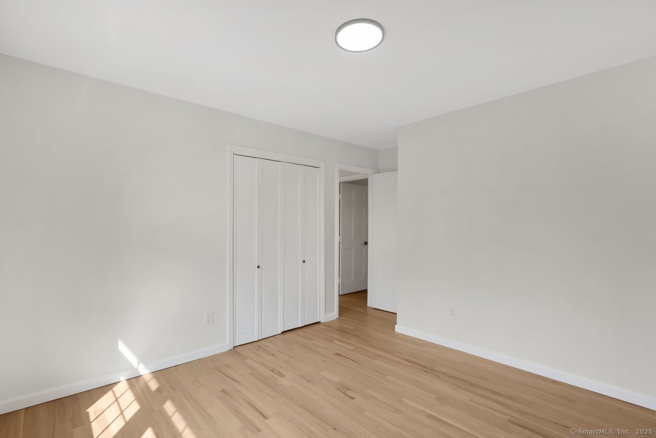 Milford, Connecticut, 06460, United States, 4 Bedrooms Bedrooms, ,3 BathroomsBathrooms,Residential,For Sale,1906885
