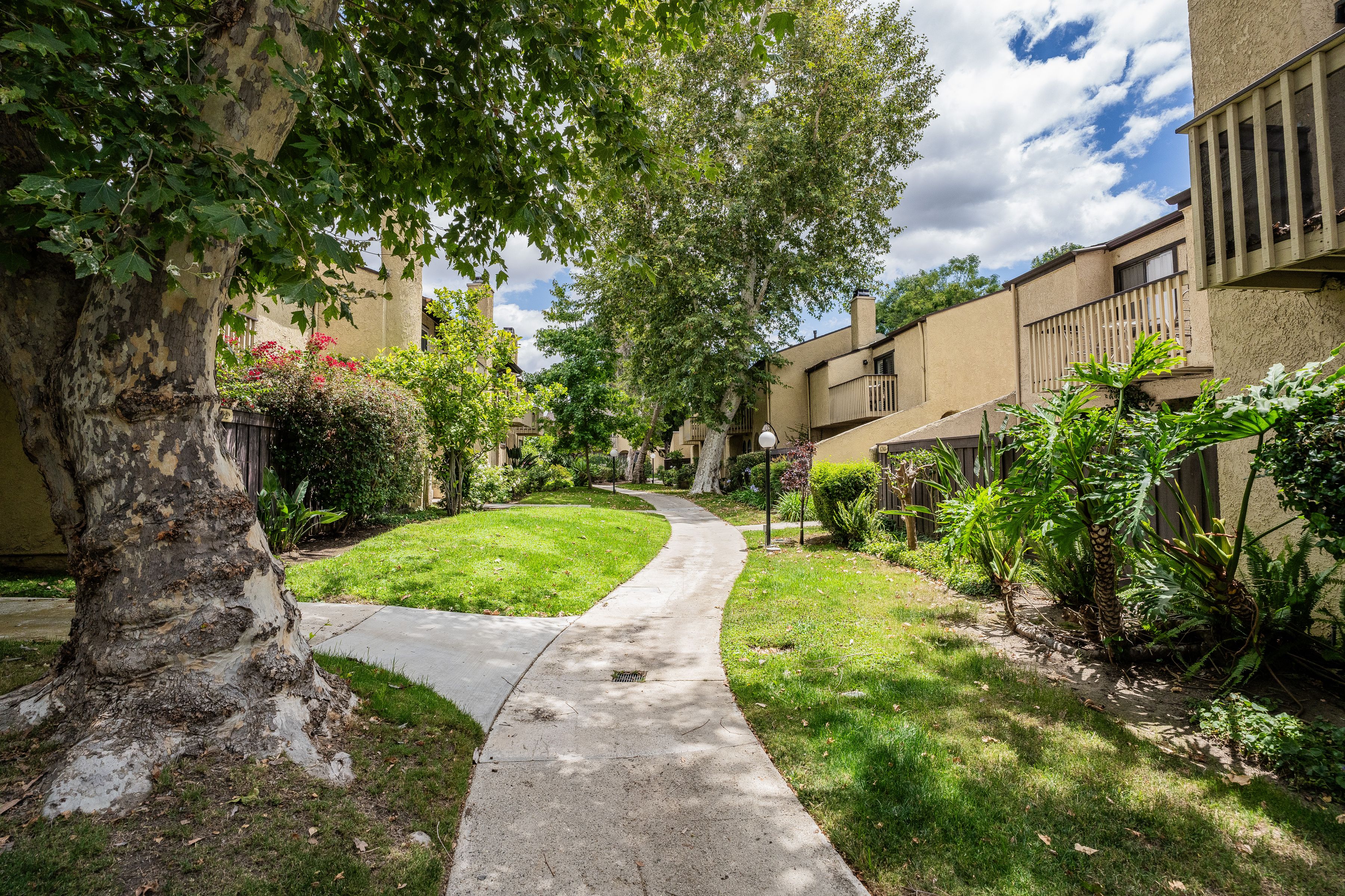  6746 Encino Avenue #2 - 物件實景