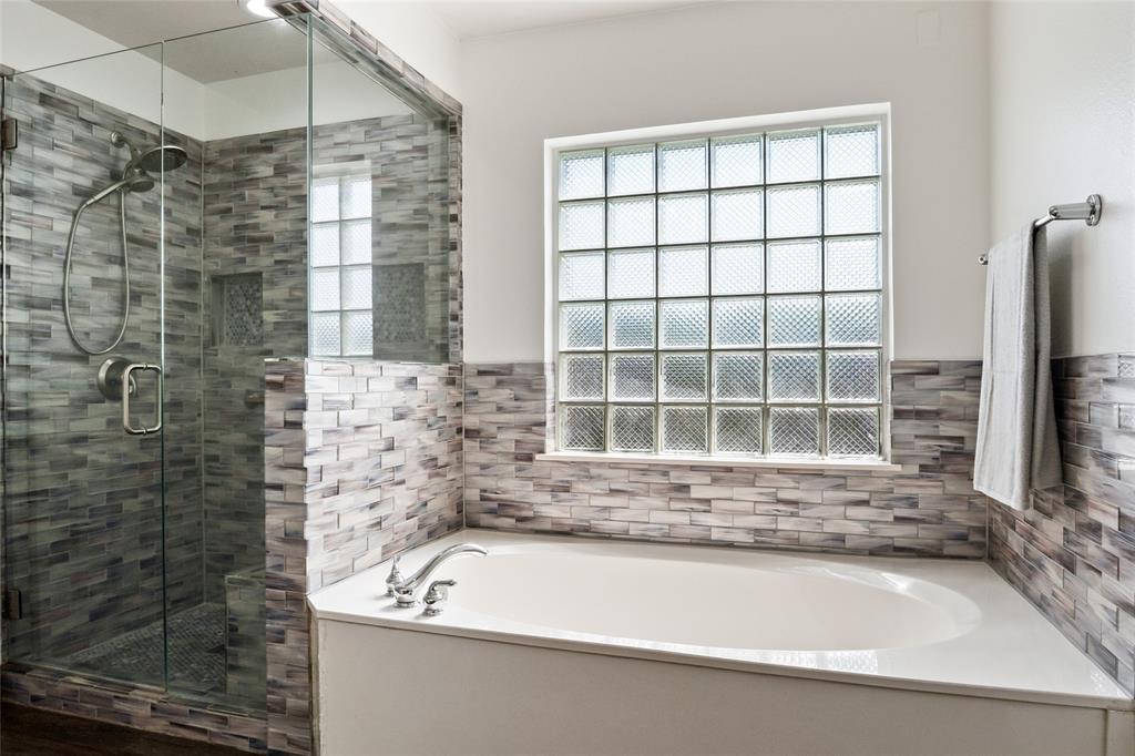 Gunter, Texas, 75058, United States, 4 Bedrooms Bedrooms, ,3 BathroomsBathrooms,Residential,For Sale,1914134
