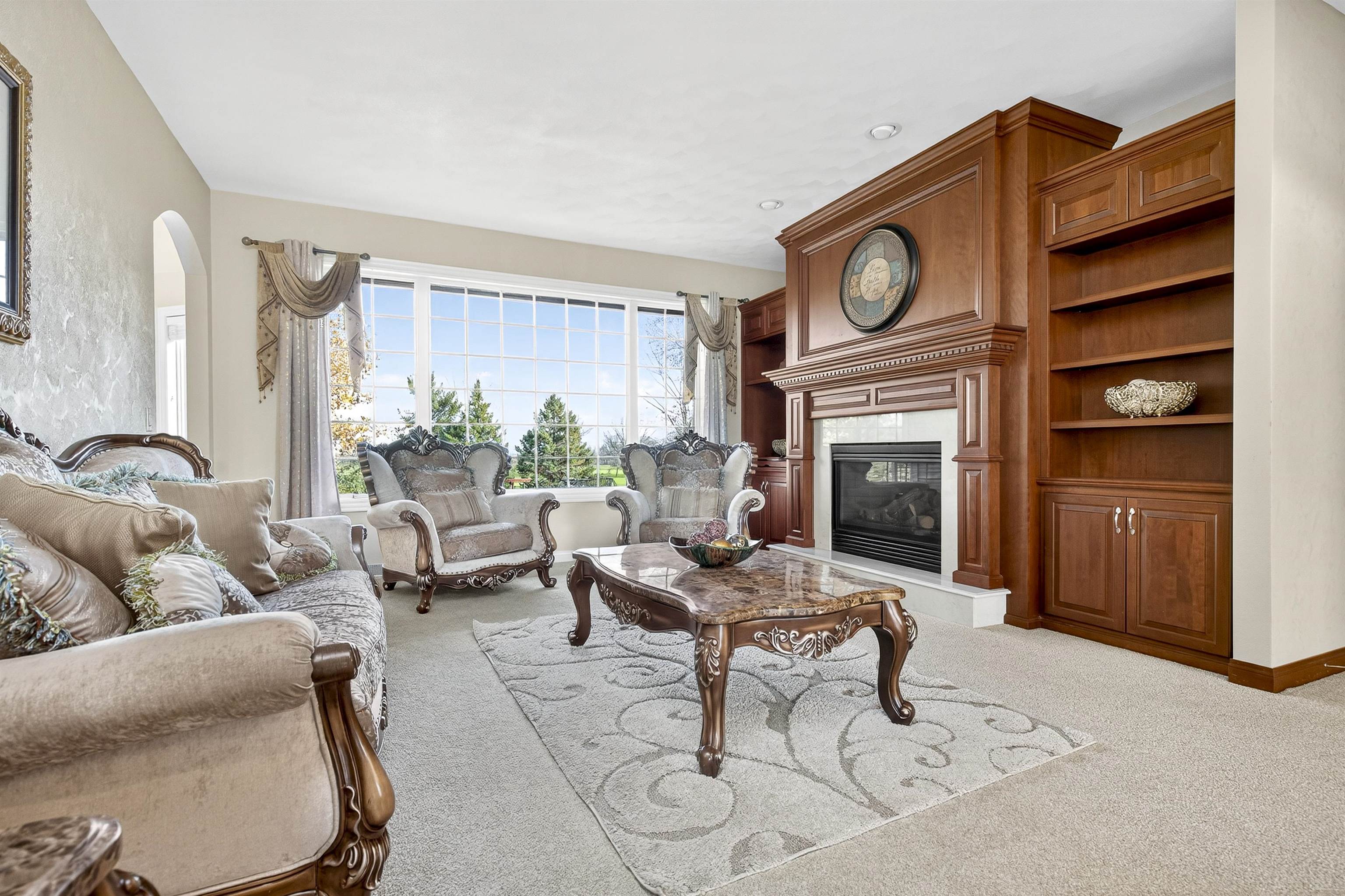 NEENAH, Wisconsin, 54956, United States, 5 Bedrooms Bedrooms, ,6 BathroomsBathrooms,Residential,For Sale,1992991