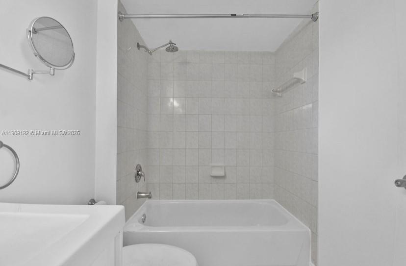 Miami Beach, Florida, 33139, United States, 2 Bedrooms Bedrooms, ,2 BathroomsBathrooms,Residential,For Sale,1988276