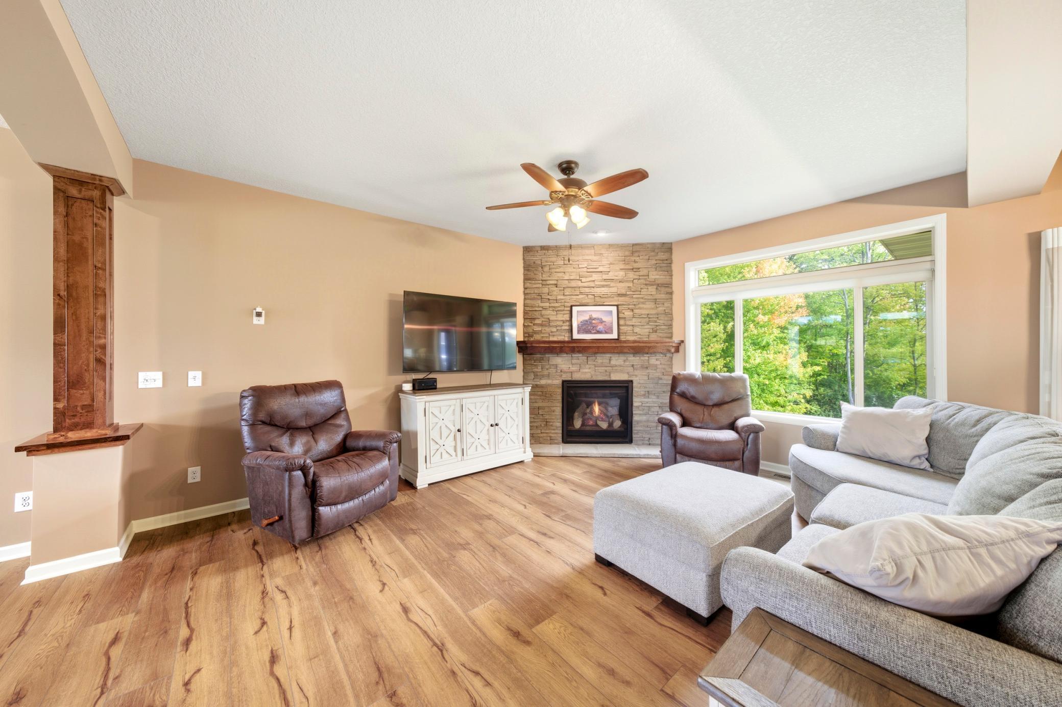 Cambridge, Minnesota, 55008, United States, 4 Bedrooms Bedrooms, ,1 BathroomBathrooms,Residential,For Sale,1963119