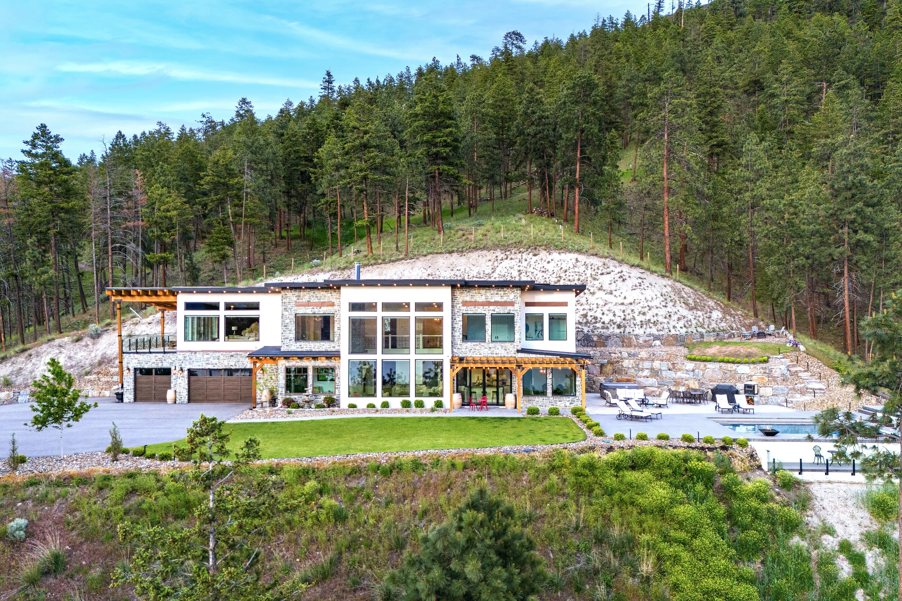  Gated Lake View Estate - 物件實景