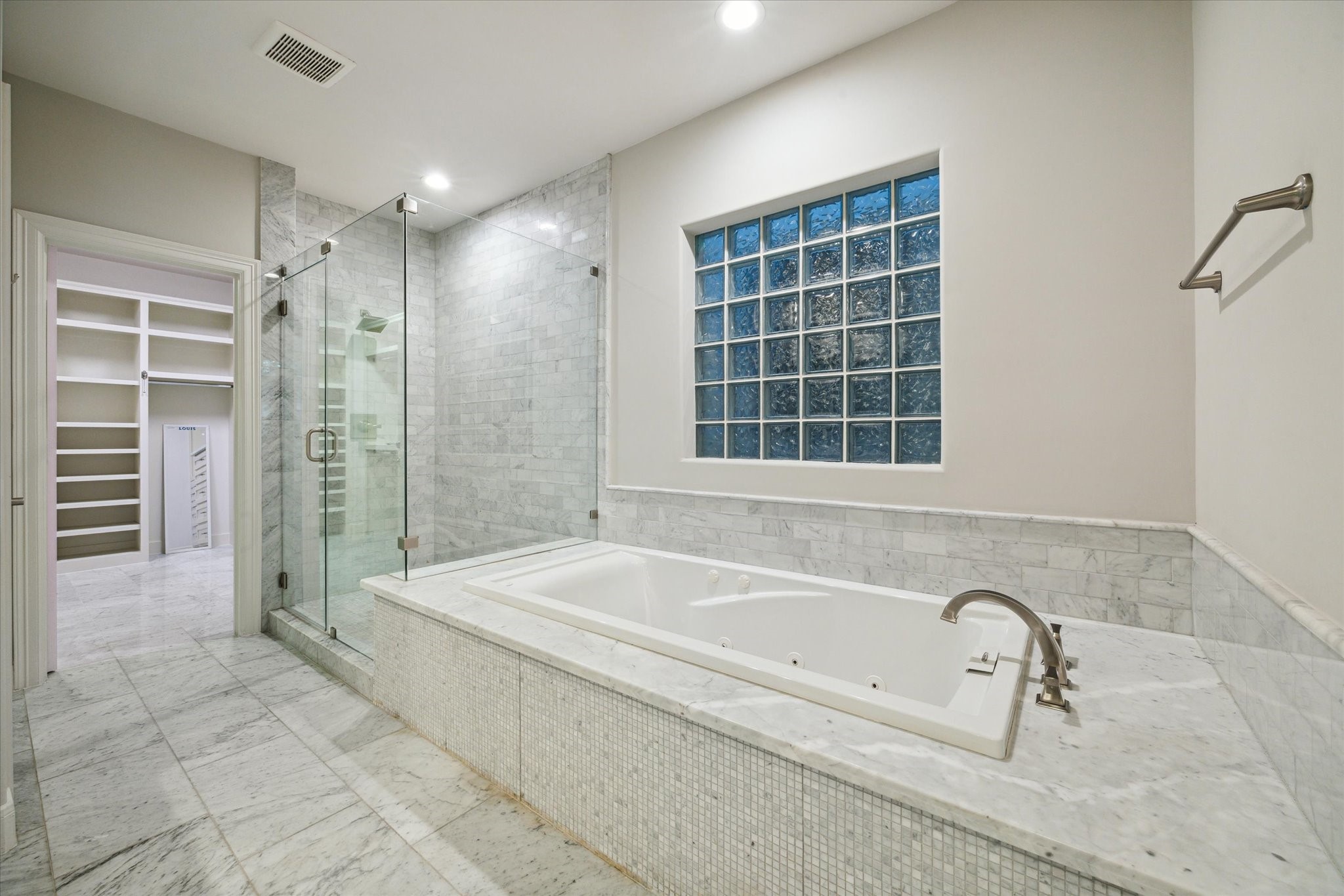  6008 Potomac Park Drive - 物件實景