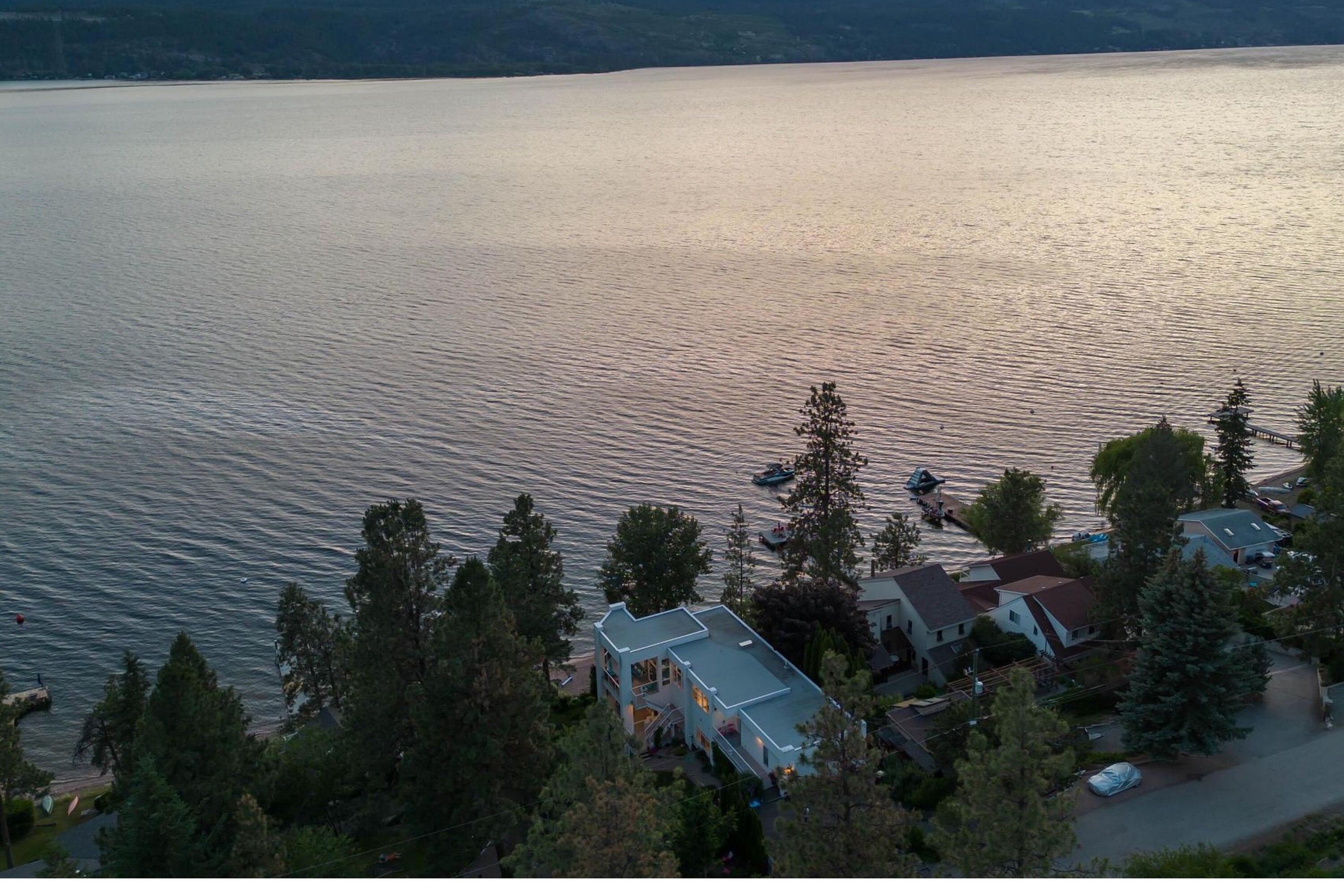  Modern Lakeshore Home - 物件實景