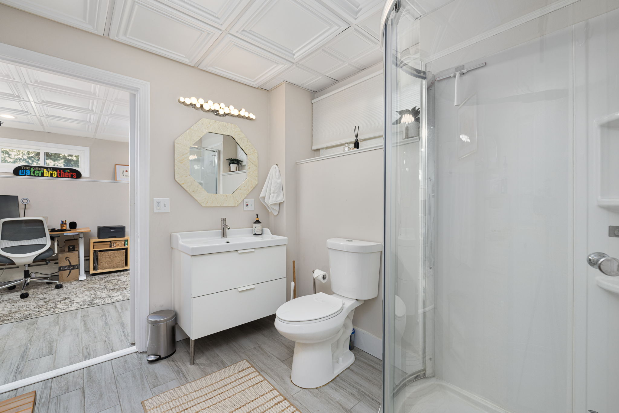  Sunny, Single Level By the Beaches - 物件實景