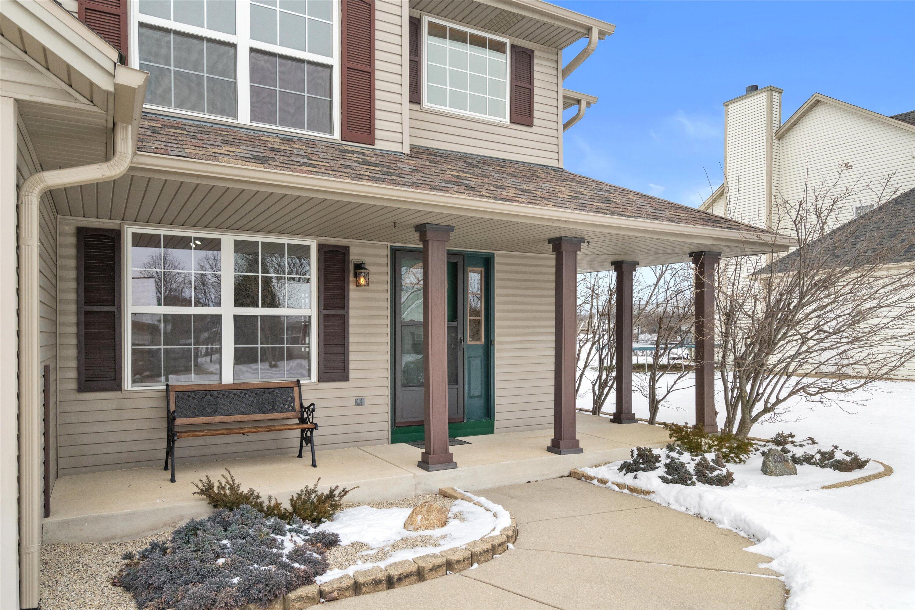 Oak Creek, Wisconsin, 53154, United States, 4 Bedrooms Bedrooms, ,4 BathroomsBathrooms,Residential,For Sale,2007520