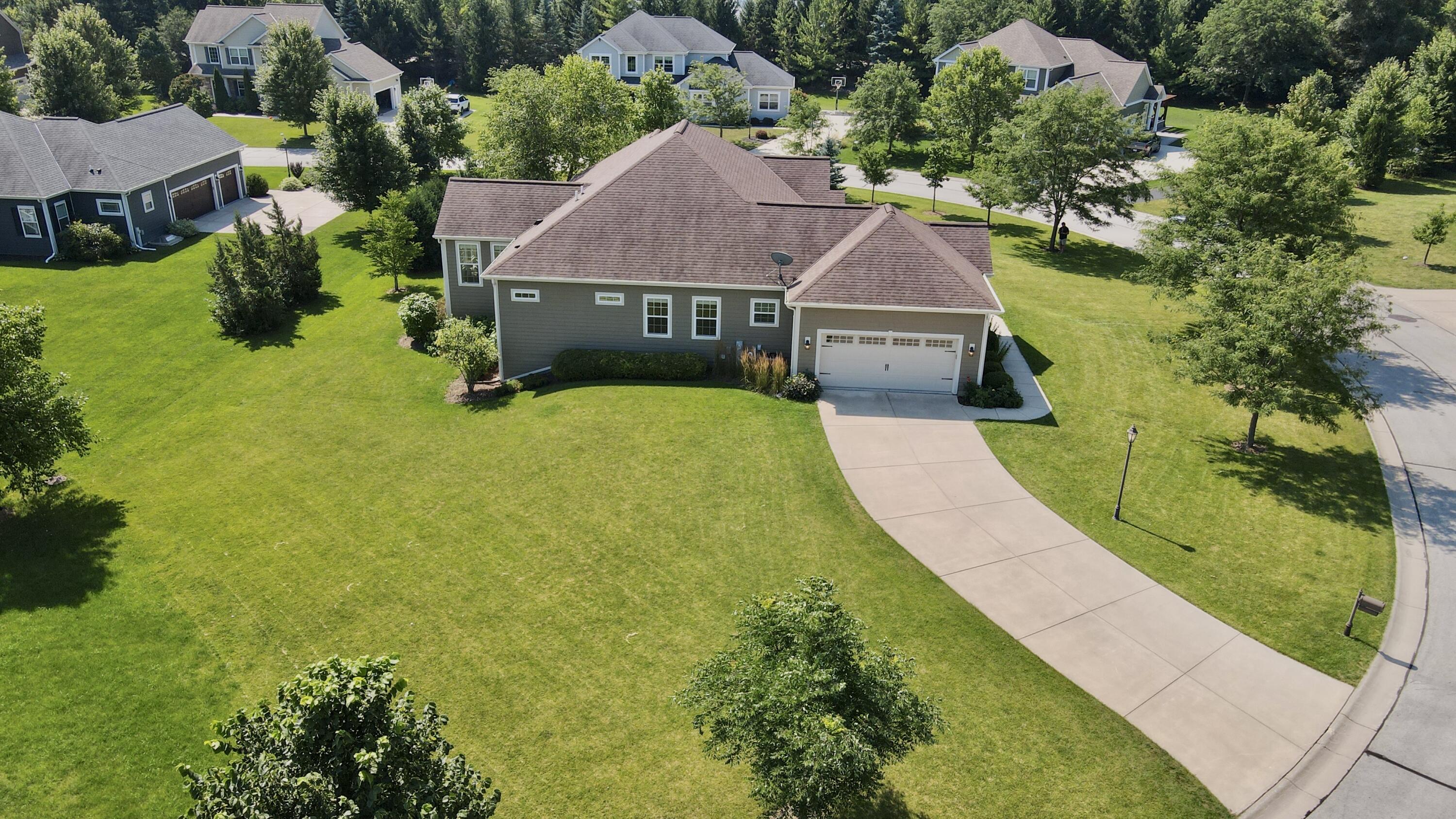 Mequon, Wisconsin, 53092, United States, 4 Bedrooms Bedrooms, ,4 BathroomsBathrooms,Residential,For Sale,1920034