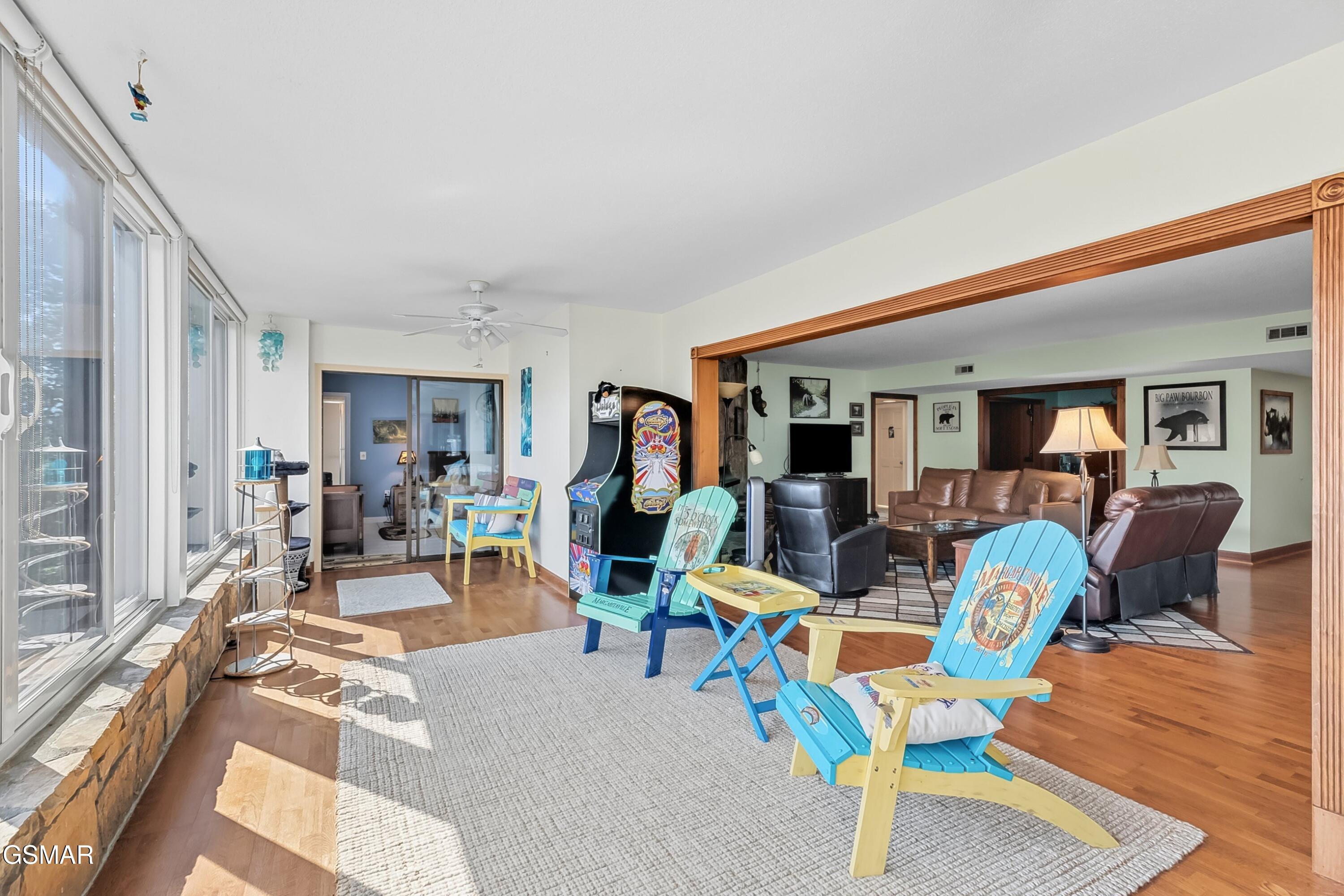 Gatlinburg, Tennessee, 37738, United States, 3 Bedrooms Bedrooms, ,2 BathroomsBathrooms,Residential,For Sale,1943047