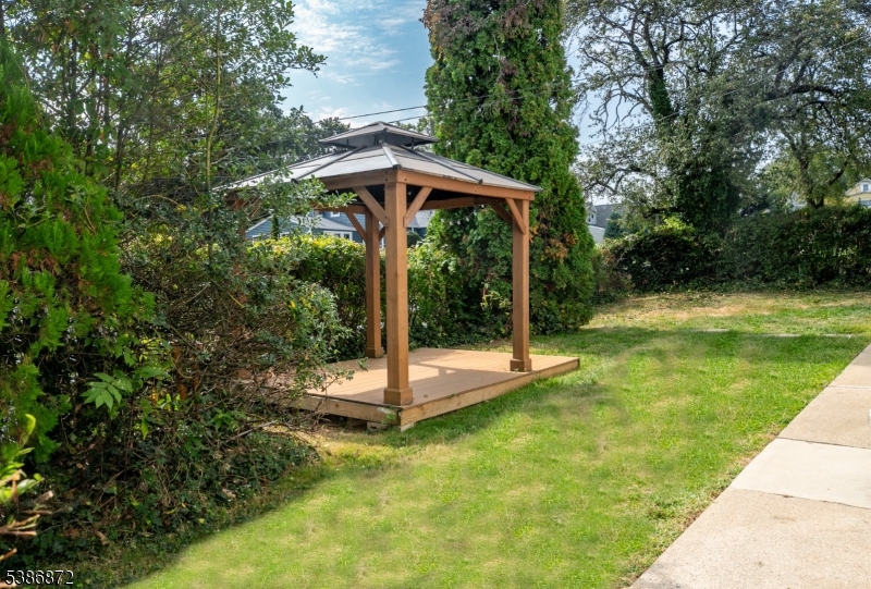 Hawthorne, New Jersey, 07506-3729, United States, 4 Bedrooms Bedrooms, ,Residential,For Sale,1979811