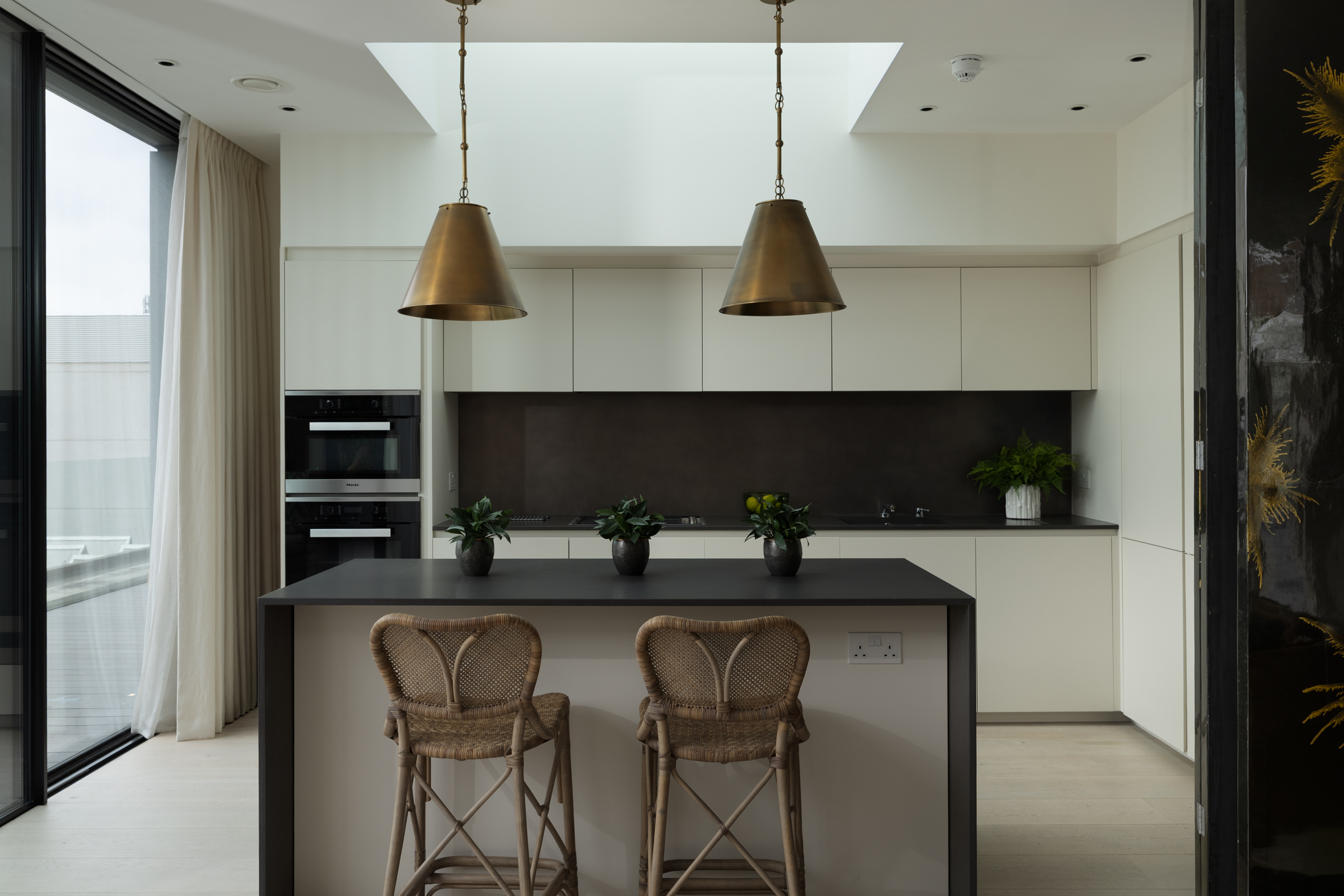  A Design-Led Penthouse with Wraparound Terraces - 物件實景