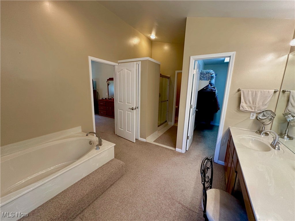 Twinsburg, Ohio, 44087, United States, 4 Bedrooms Bedrooms, ,4 BathroomsBathrooms,Residential,For Sale,1927884