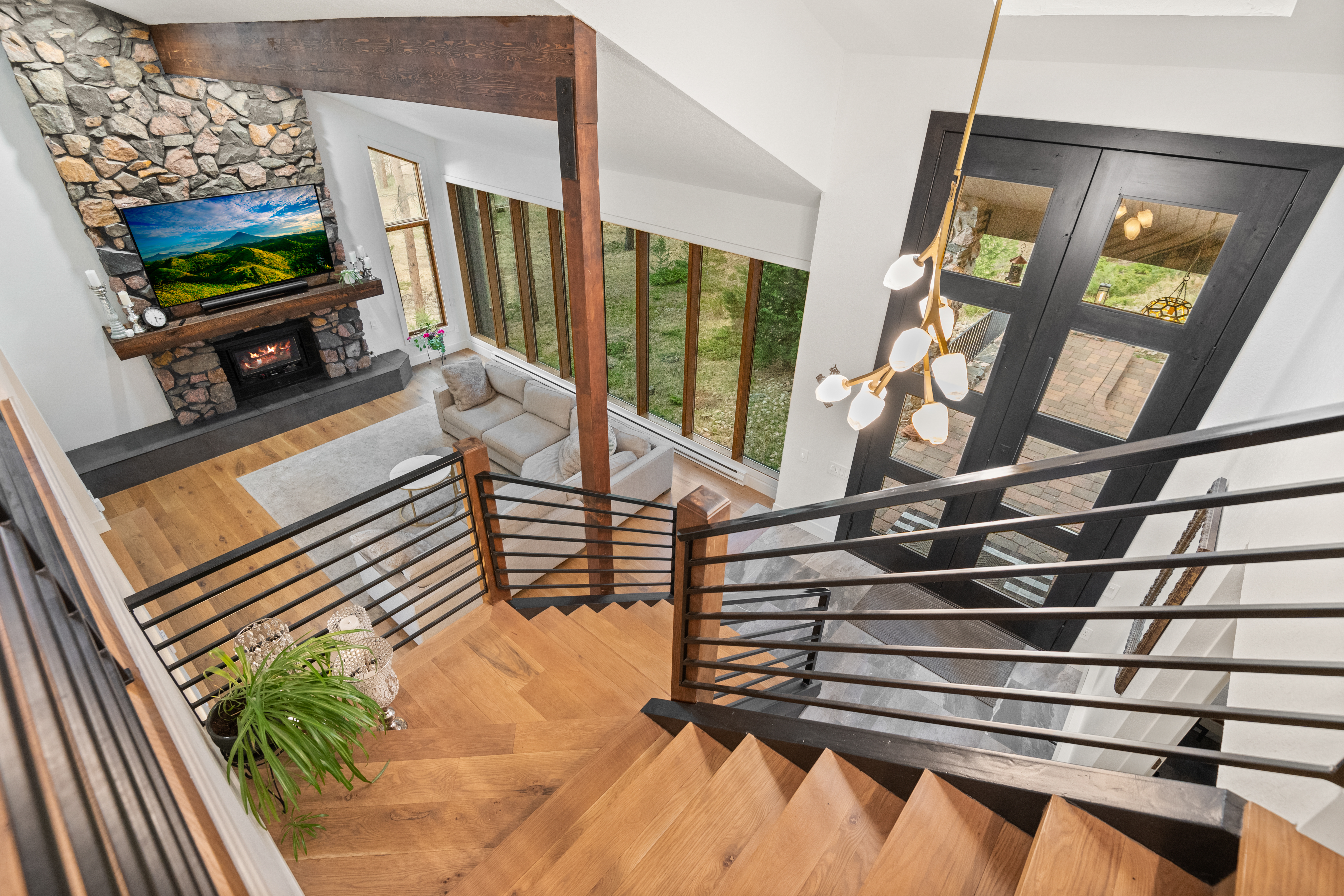  Discover the Pinnacle of Mountain Living at This Meticulously Reimagined Estate - 物件實景