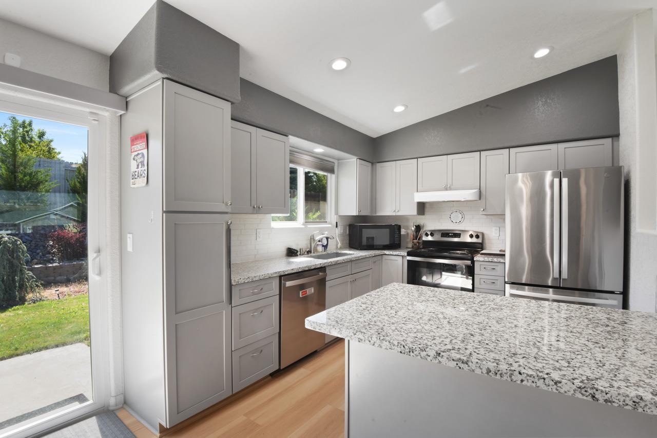 Outside California, California, 89705, United States, 3 Bedrooms Bedrooms, ,2 BathroomsBathrooms,Residential,For Sale,1875781