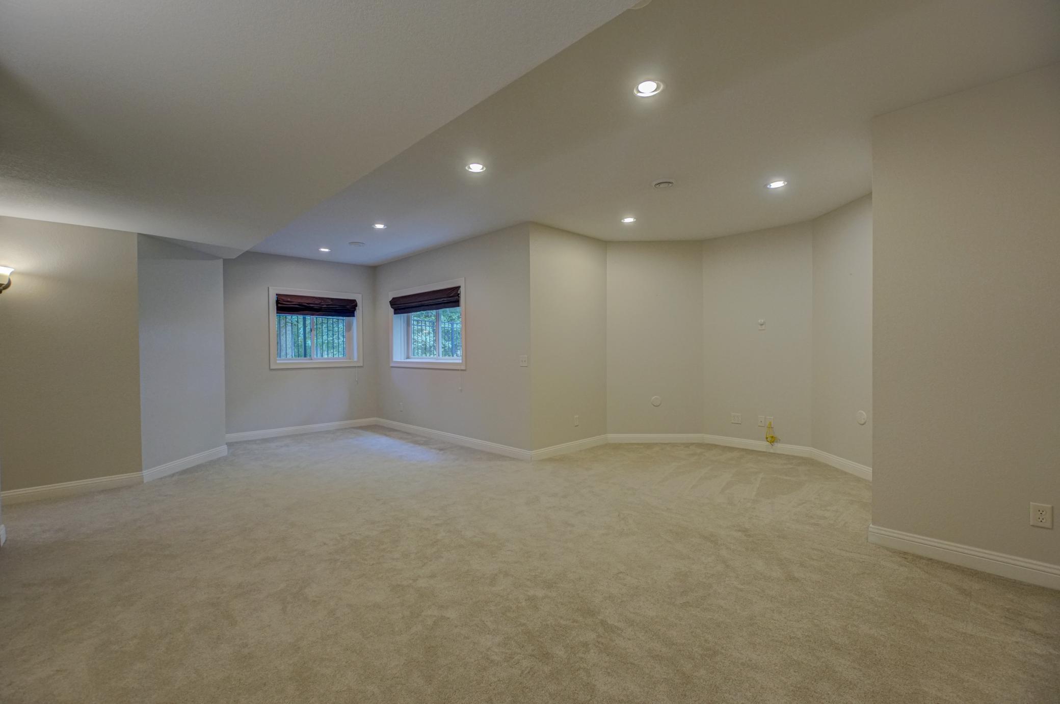 Eau Claire, Wisconsin, 54701, United States, 6 Bedrooms Bedrooms, ,2 BathroomsBathrooms,Residential,For Sale,1992855