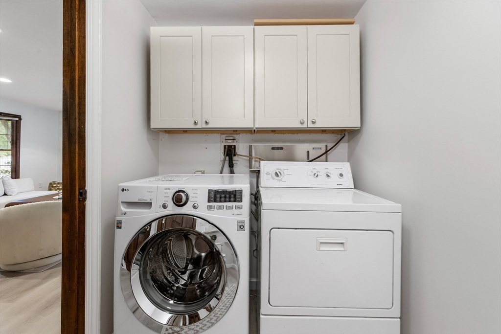 Malden, Massachusetts, 02148, United States, 2 Bedrooms Bedrooms, ,2 BathroomsBathrooms,Residential,For Sale,1993840