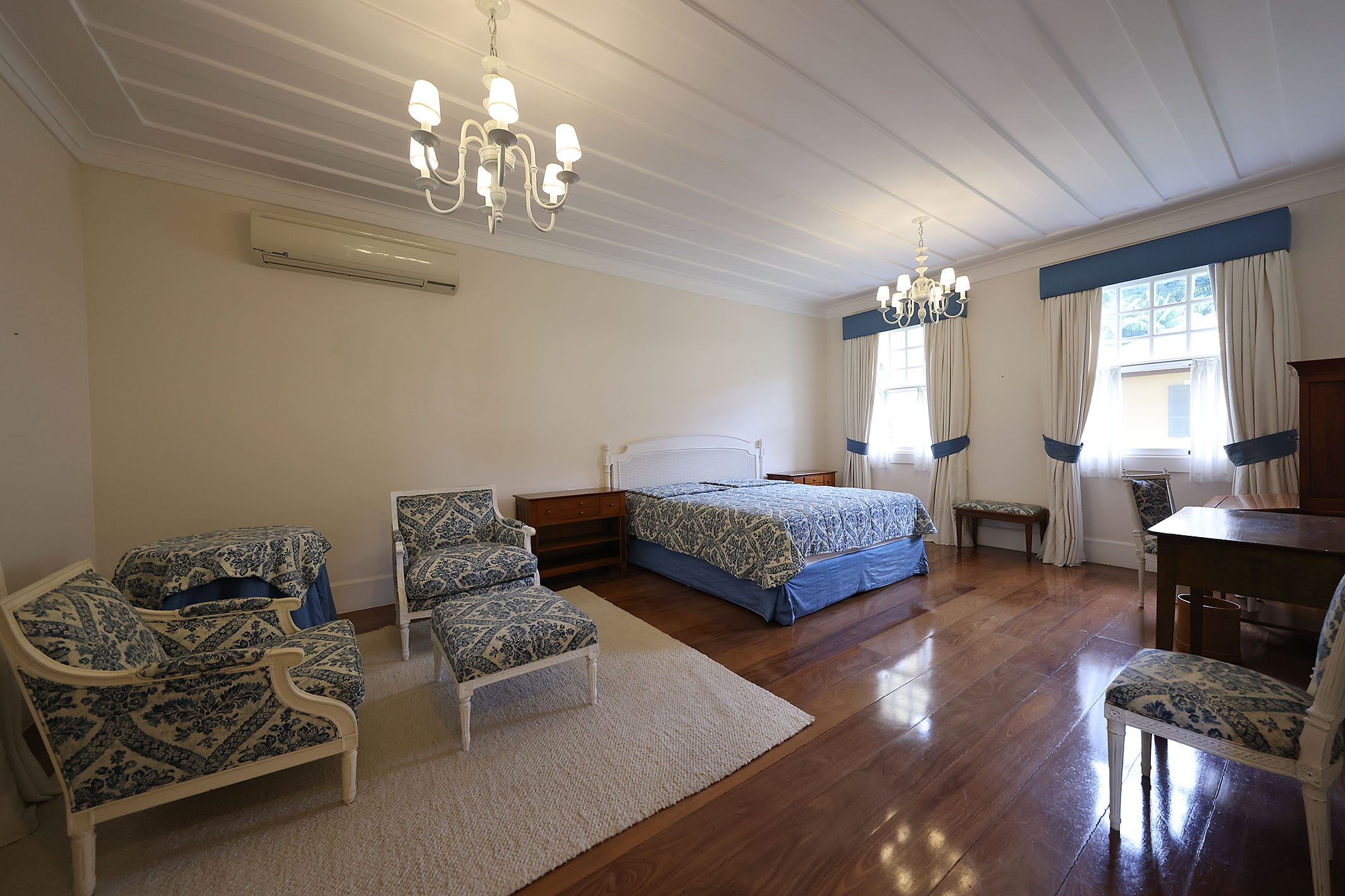  Renovated Farm with an Impressive Main Residence and Complete Infrastructure - 物件實景