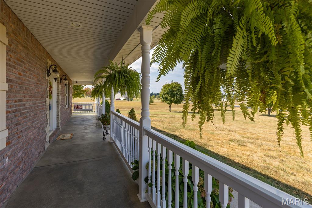 Farmington, Missouri, 63640, United States, 3 Bedrooms Bedrooms, ,3 BathroomsBathrooms,Residential,For Sale,1947219