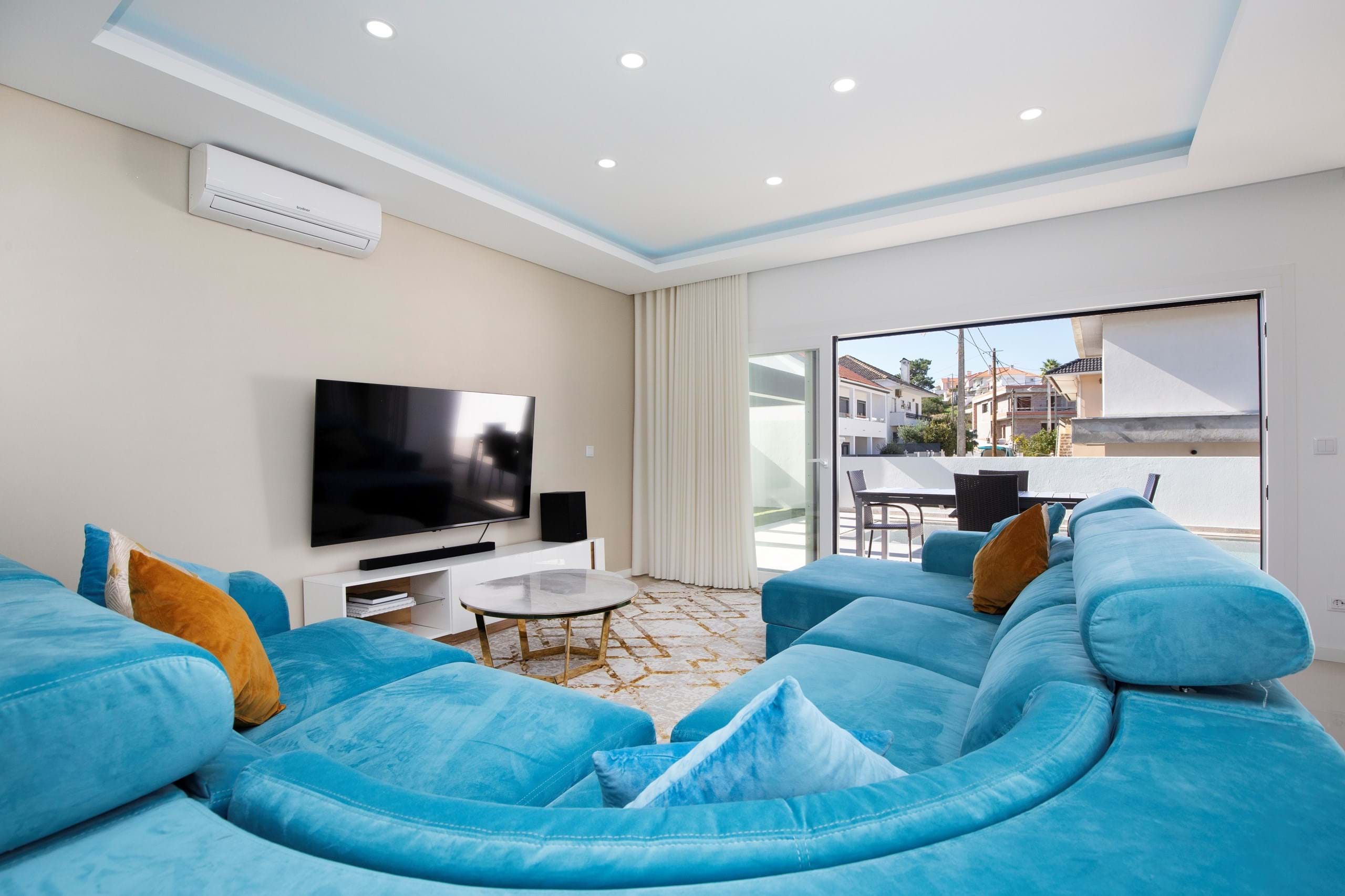 Almada, Setúbal, 2820-638, PT, 4 Bedrooms Bedrooms, ,2 BathroomsBathrooms,Residential,For Sale,1699362