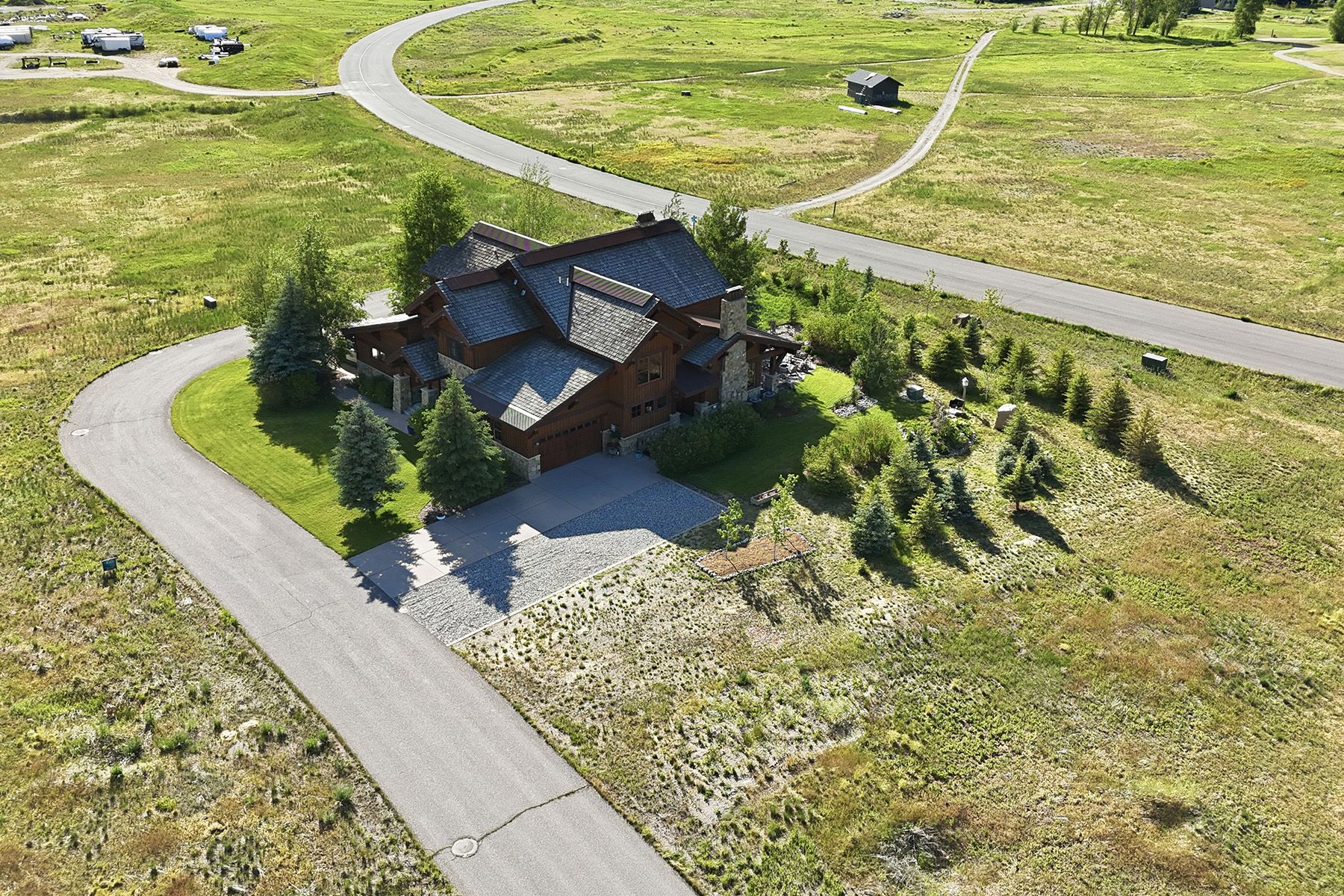  Luxury Home with Oversized Lot - 物件實景